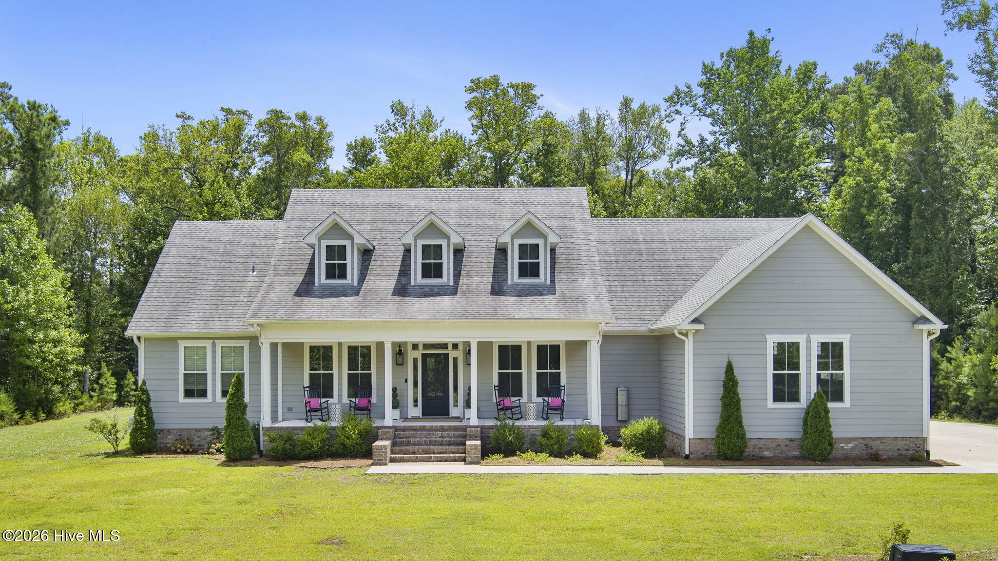 2703 E Fairway Road — photo