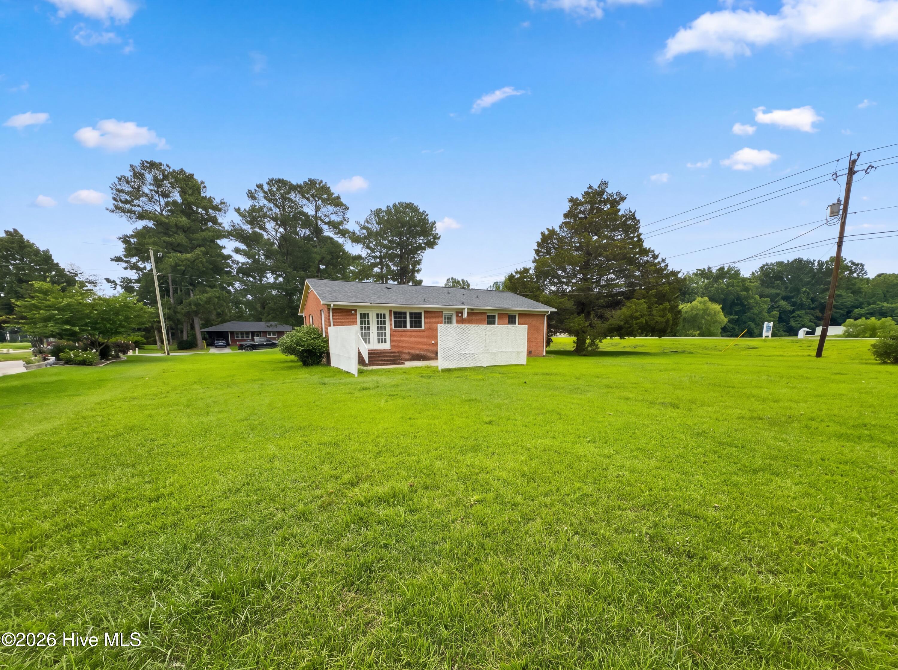 2401 N Hills Drive — photo