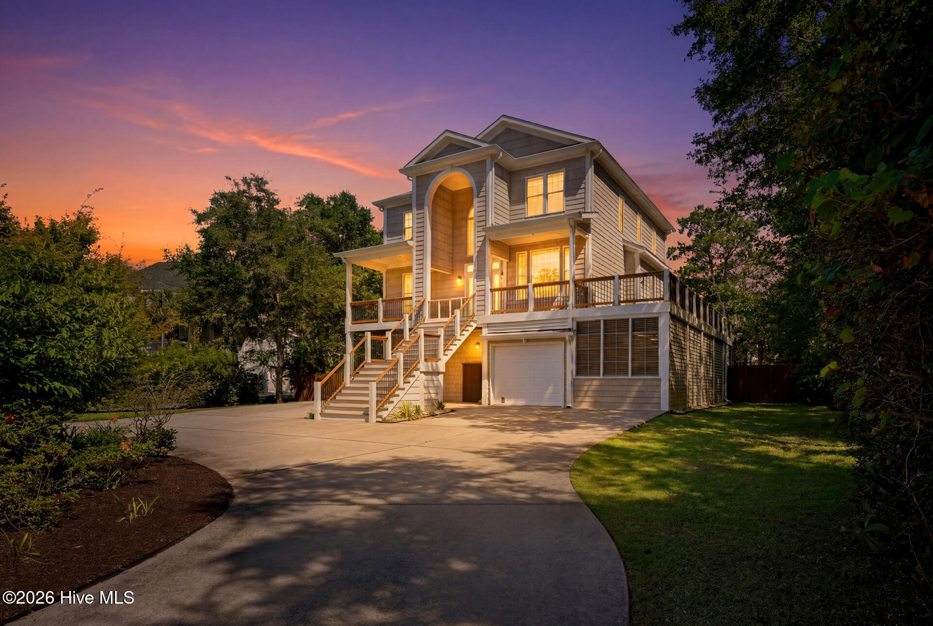 107 River Court — photo