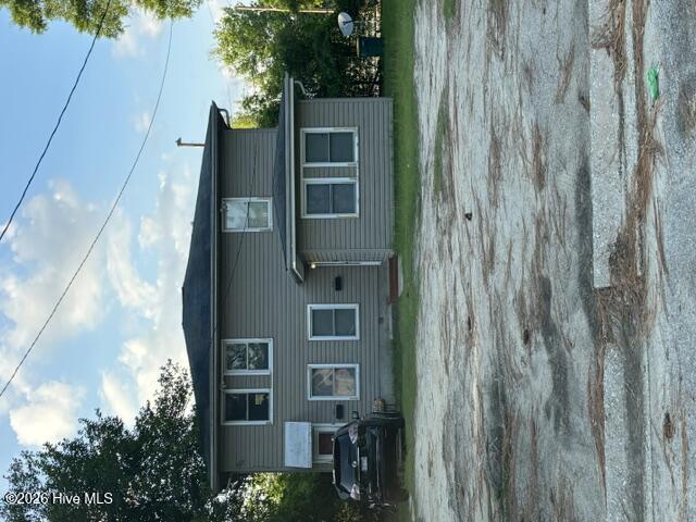 515 E 10th Street — photo