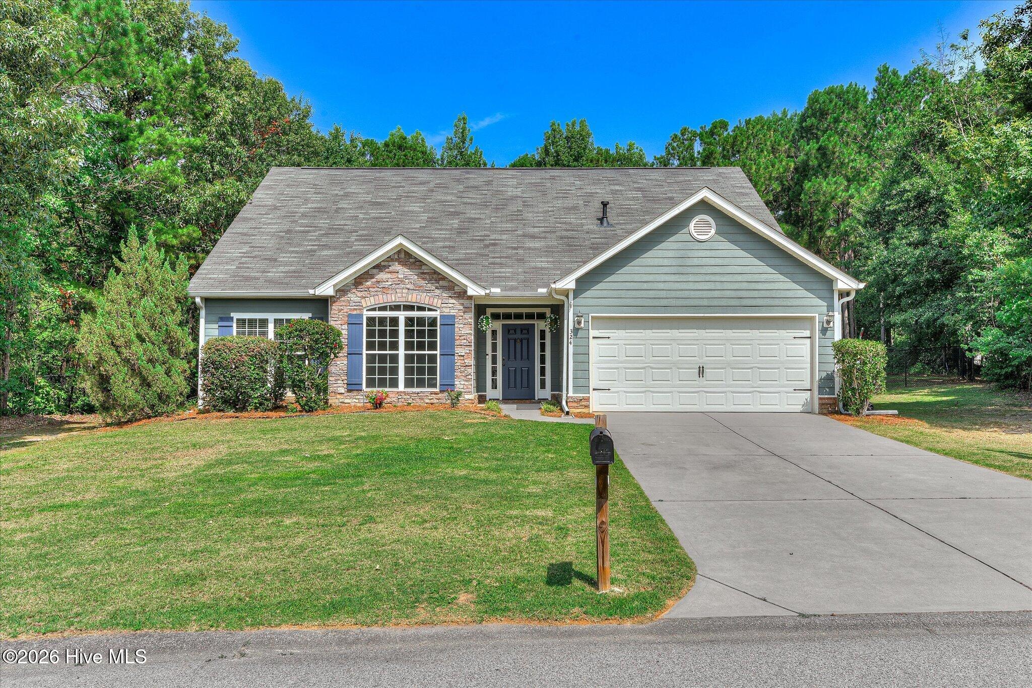 324 Foxchase Circle — photo