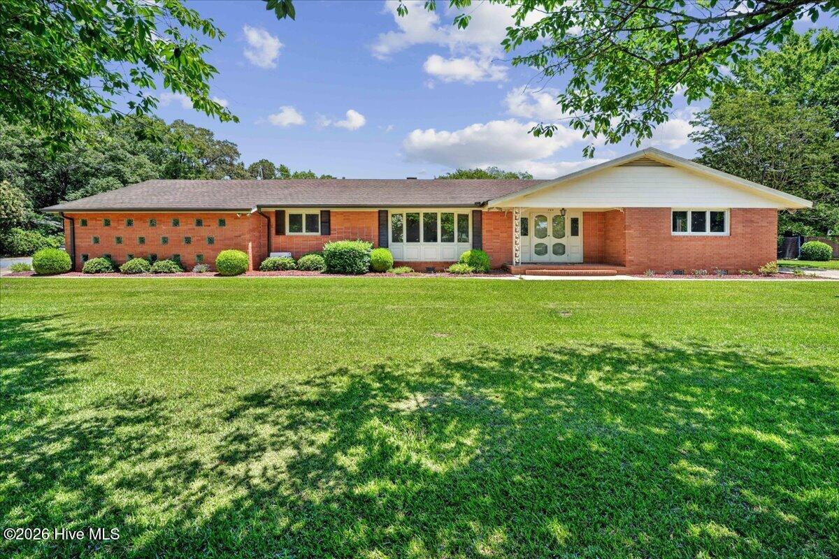 704 E Forest Hill Drive — photo