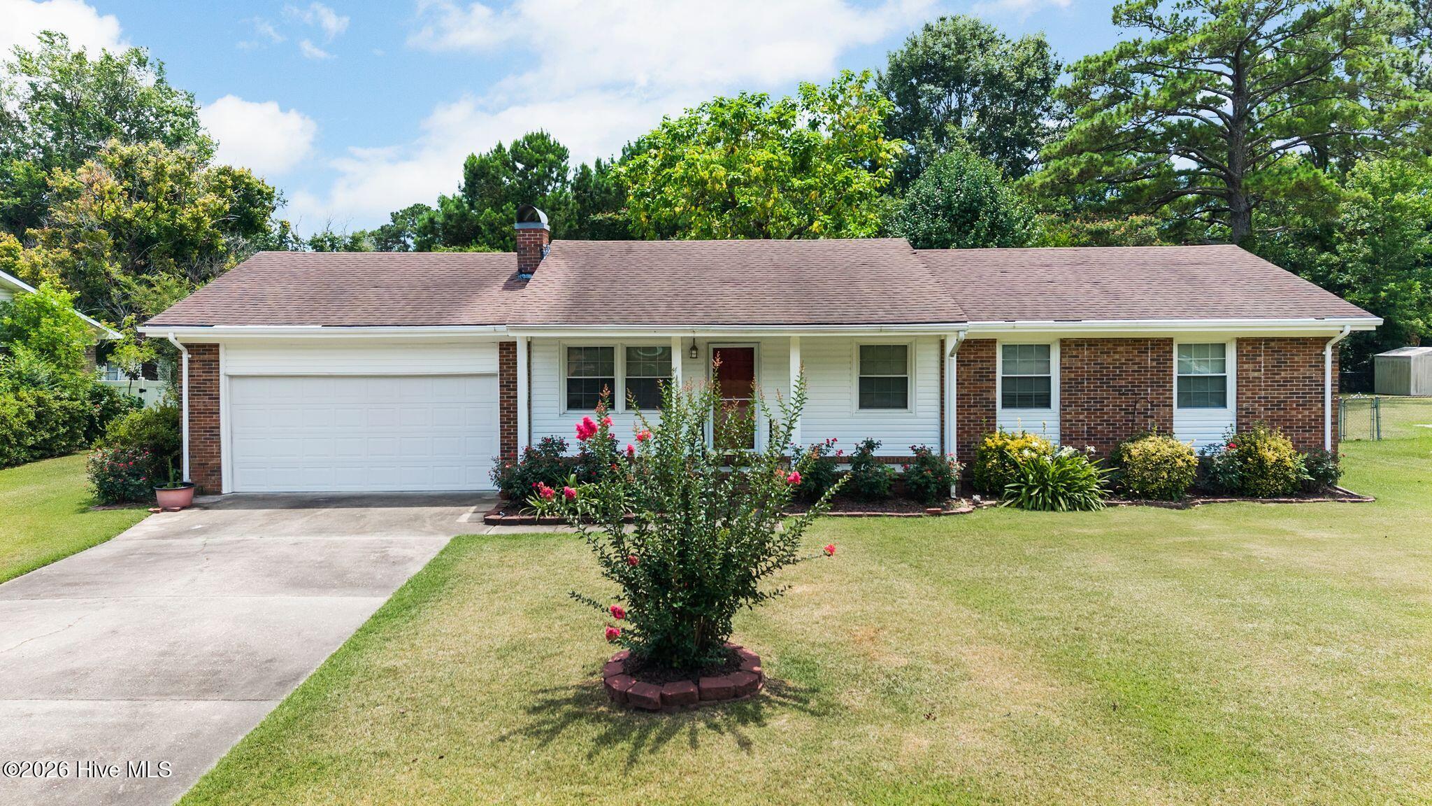 414 Thomas Drive — photo
