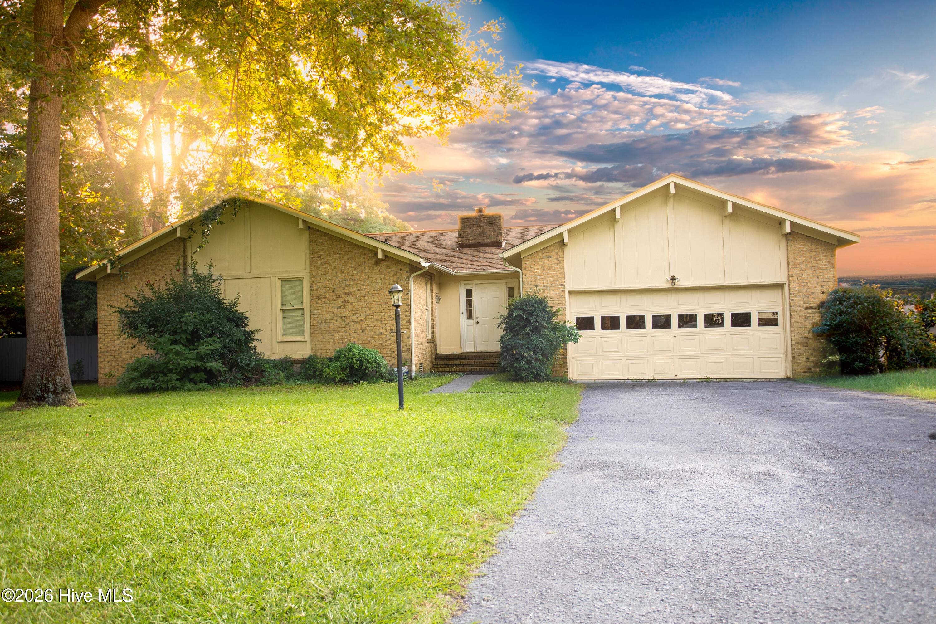 1504 Darby Place — photo
