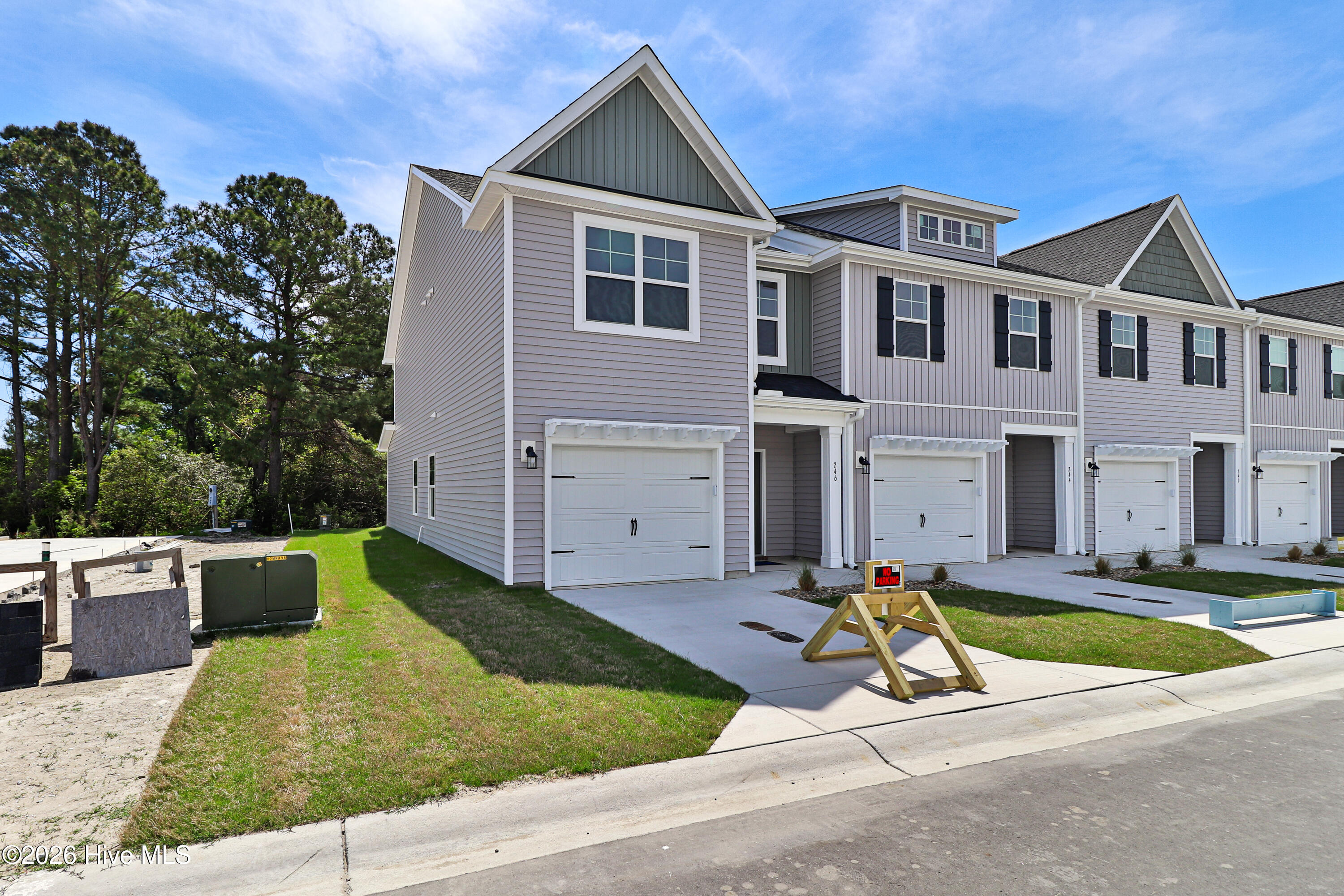 246 Cline Way Unit 122, 1809 Live Oak — photo