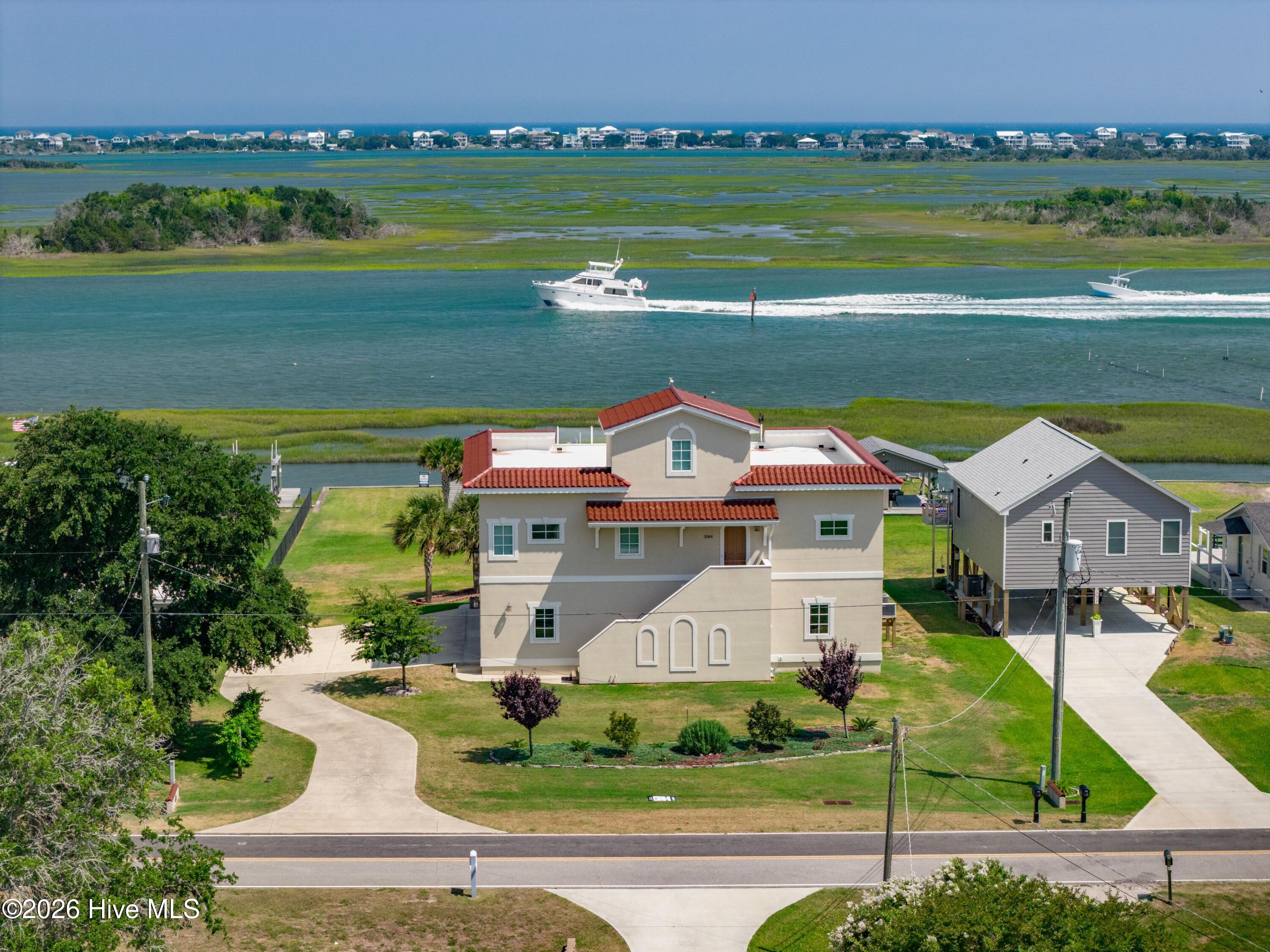 1044 Mallard Bay Drive — photo
