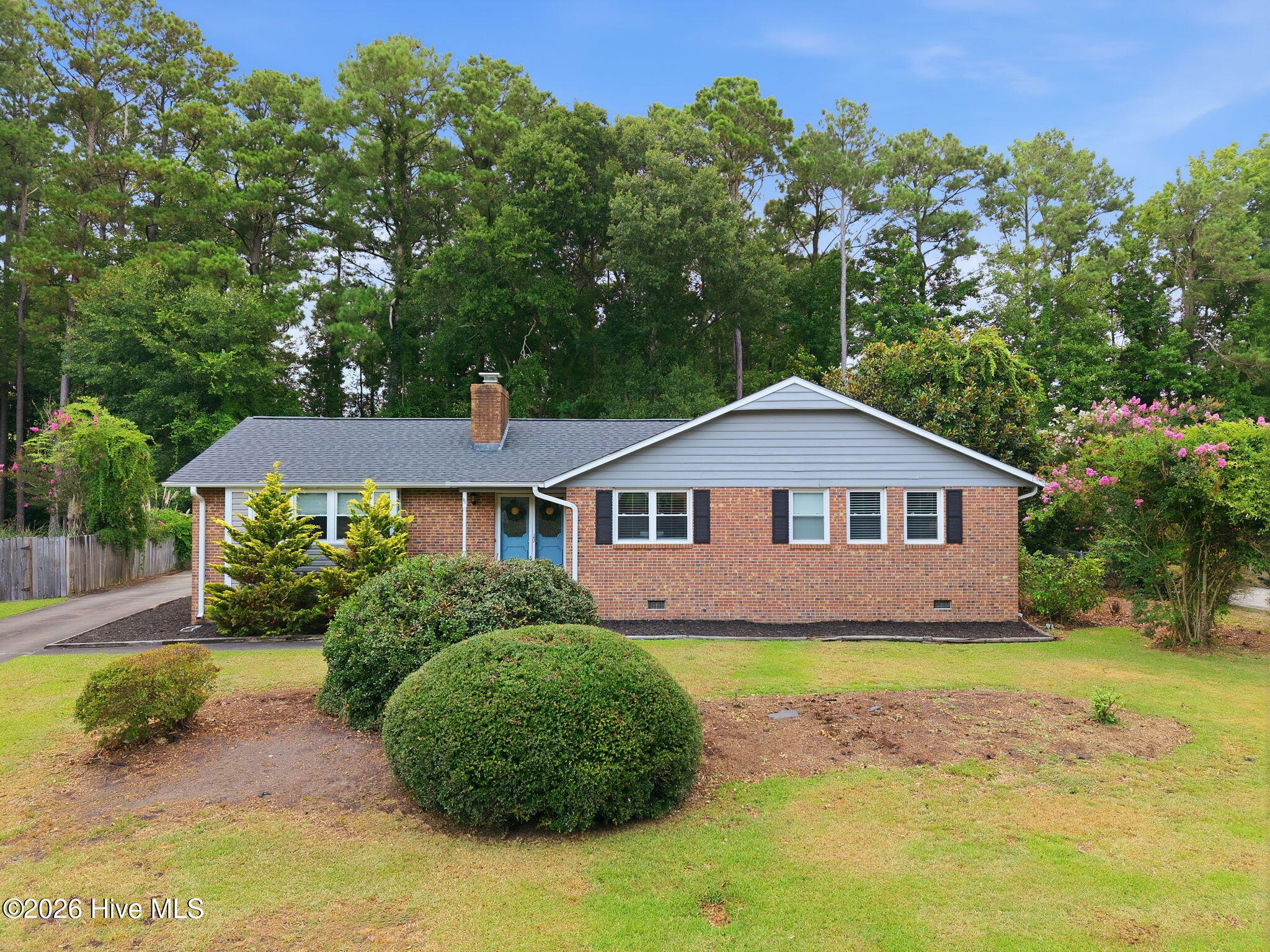 1407 Clifton Road — photo