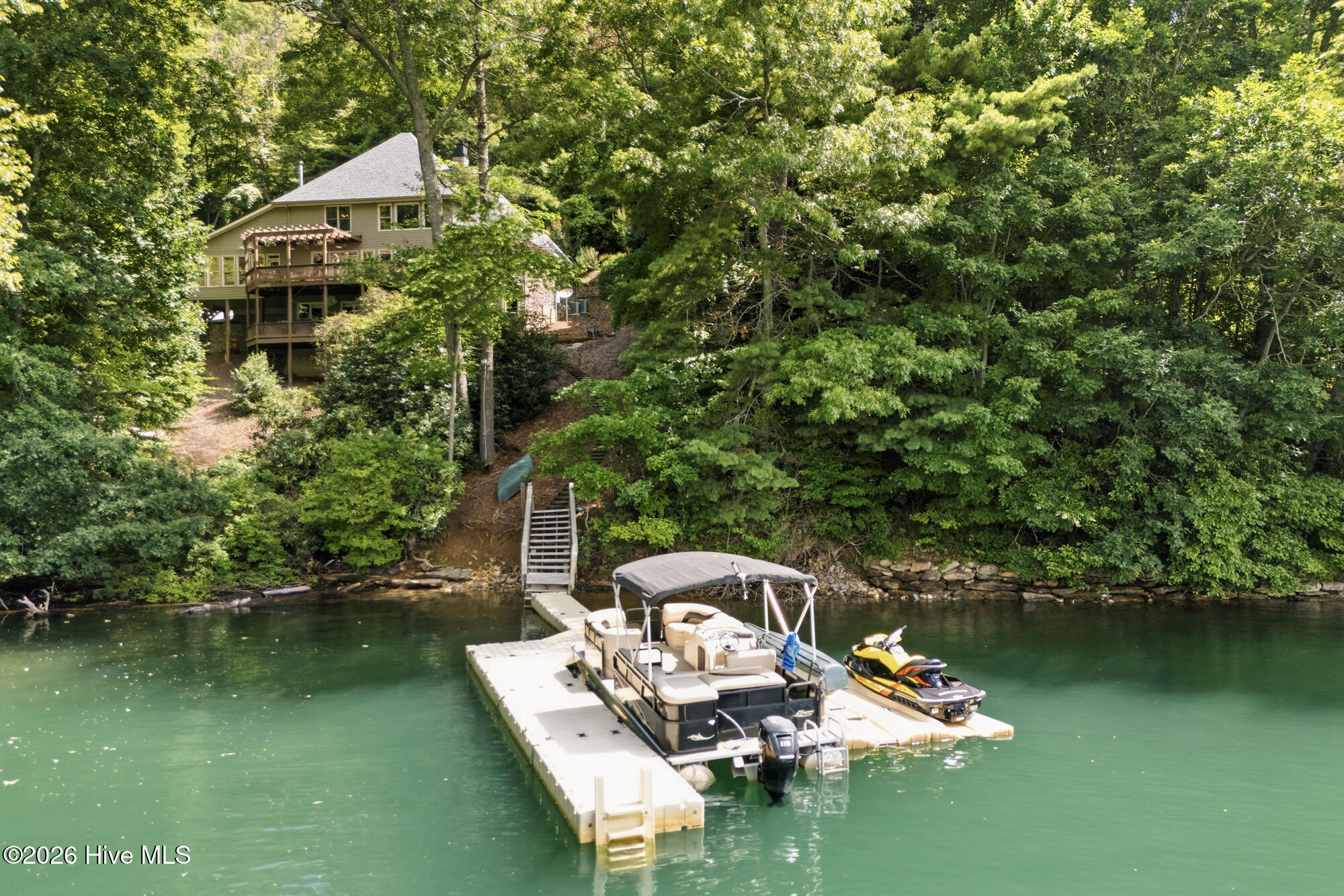 382 Lake Shore Drive — photo