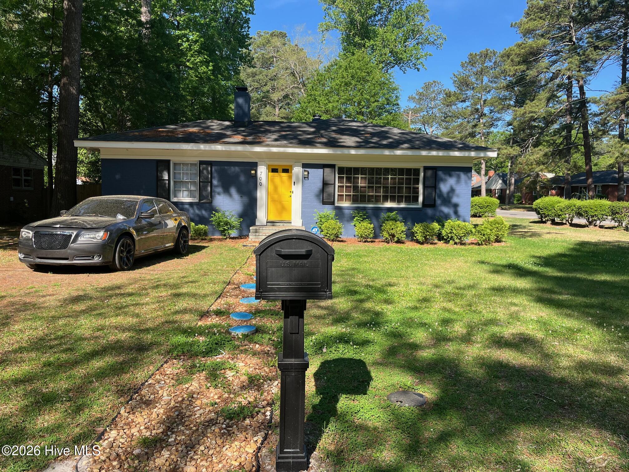700 Burton Street — photo
