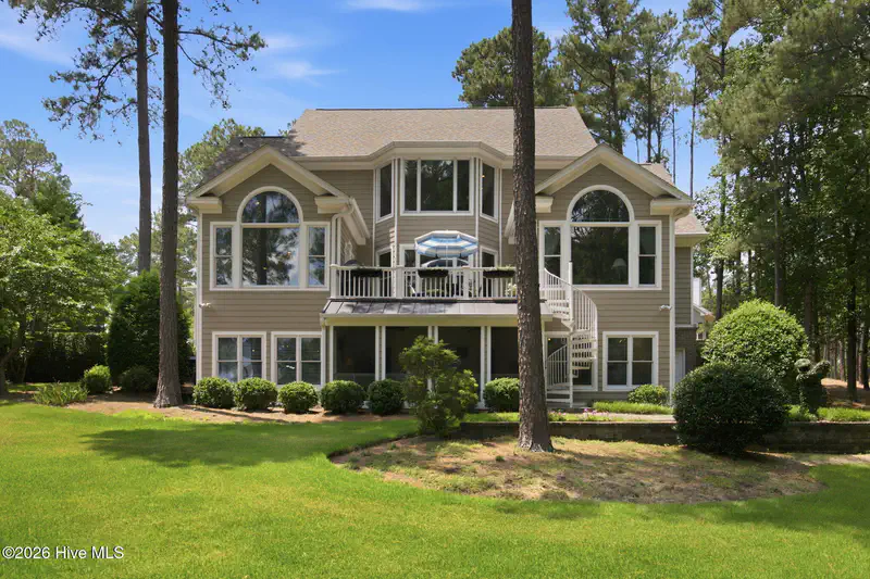 83 Abbottsford Drive — photo