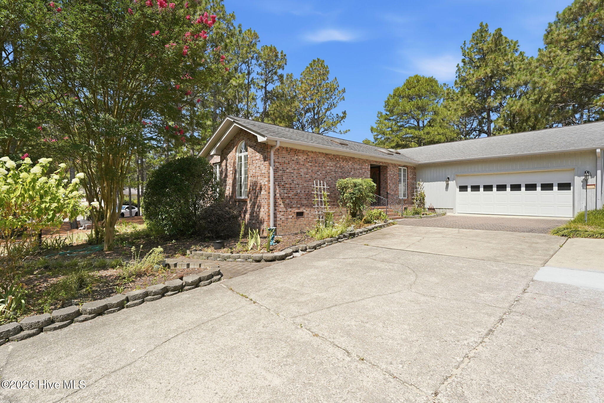 117 Sandham Court — photo