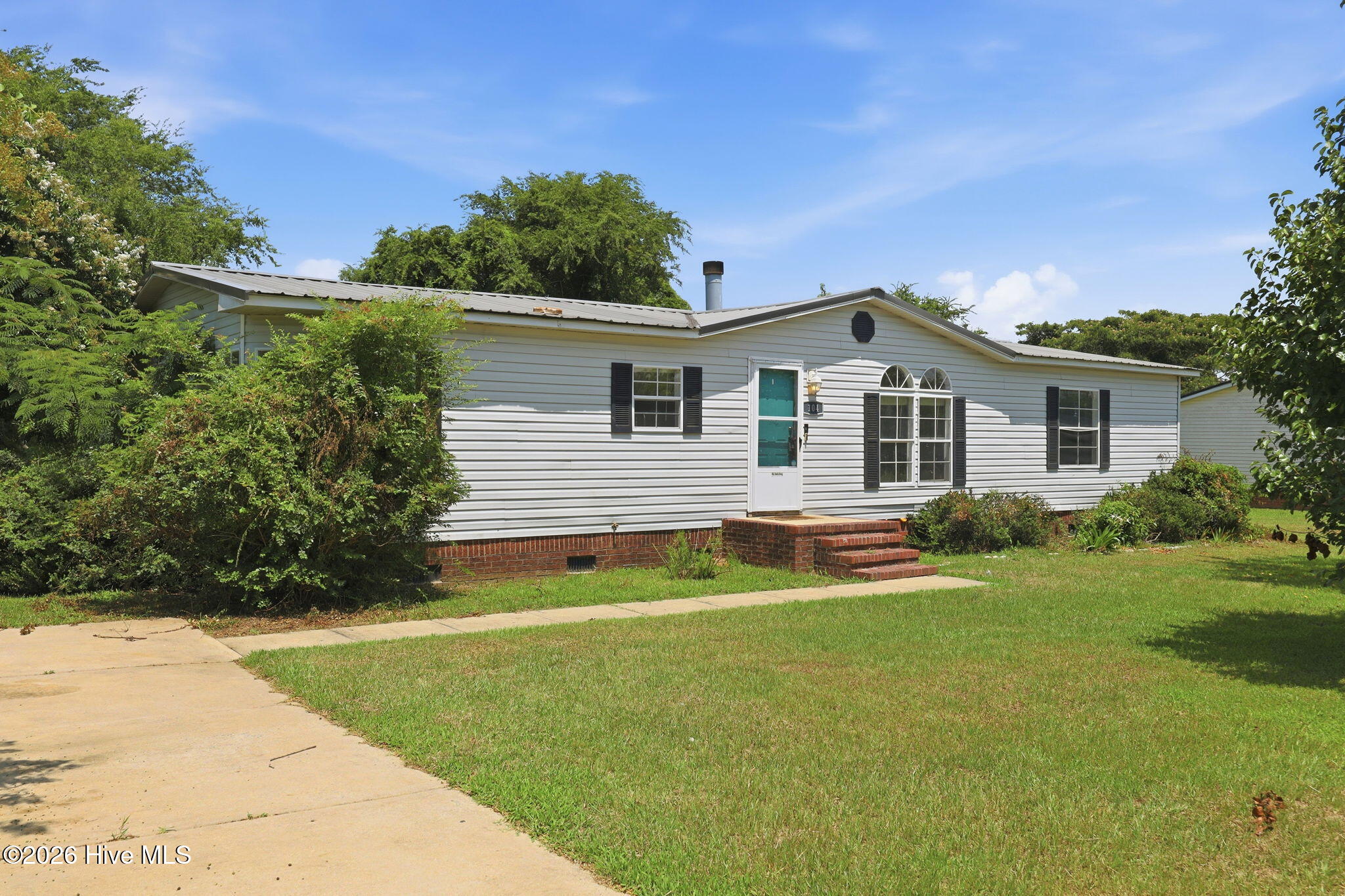 104 Kayla Court — photo