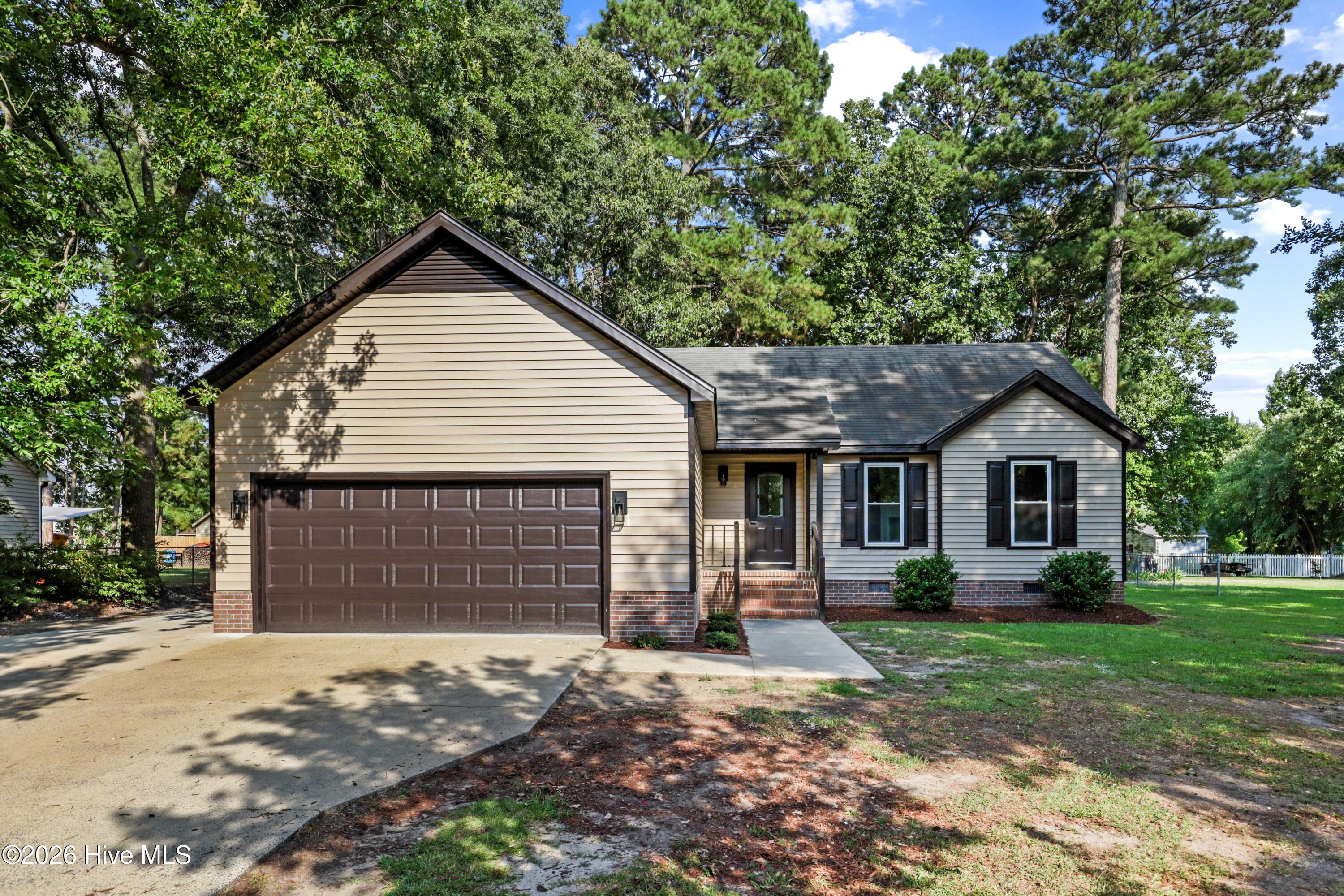 202 N Pointe Drive — photo
