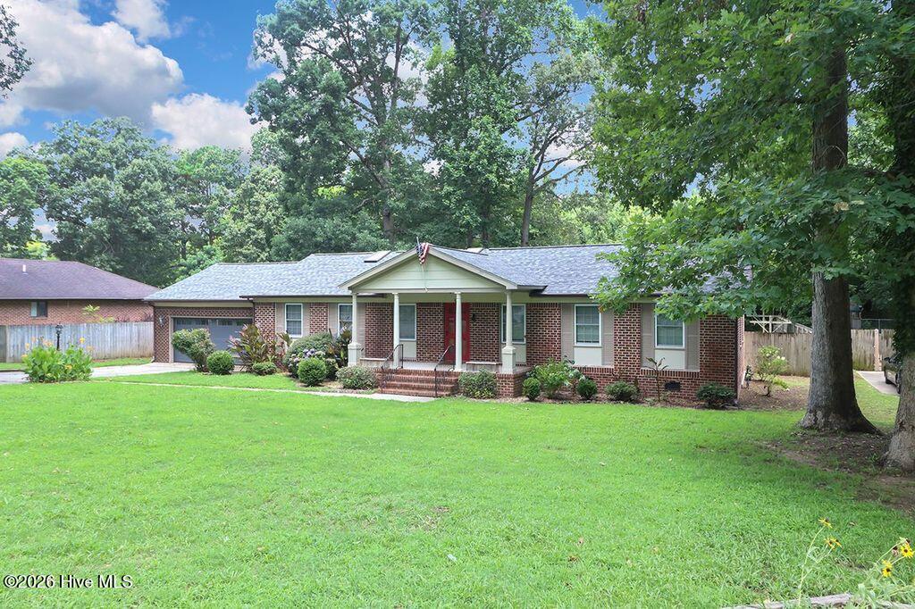 212 Pinewood Drive — photo