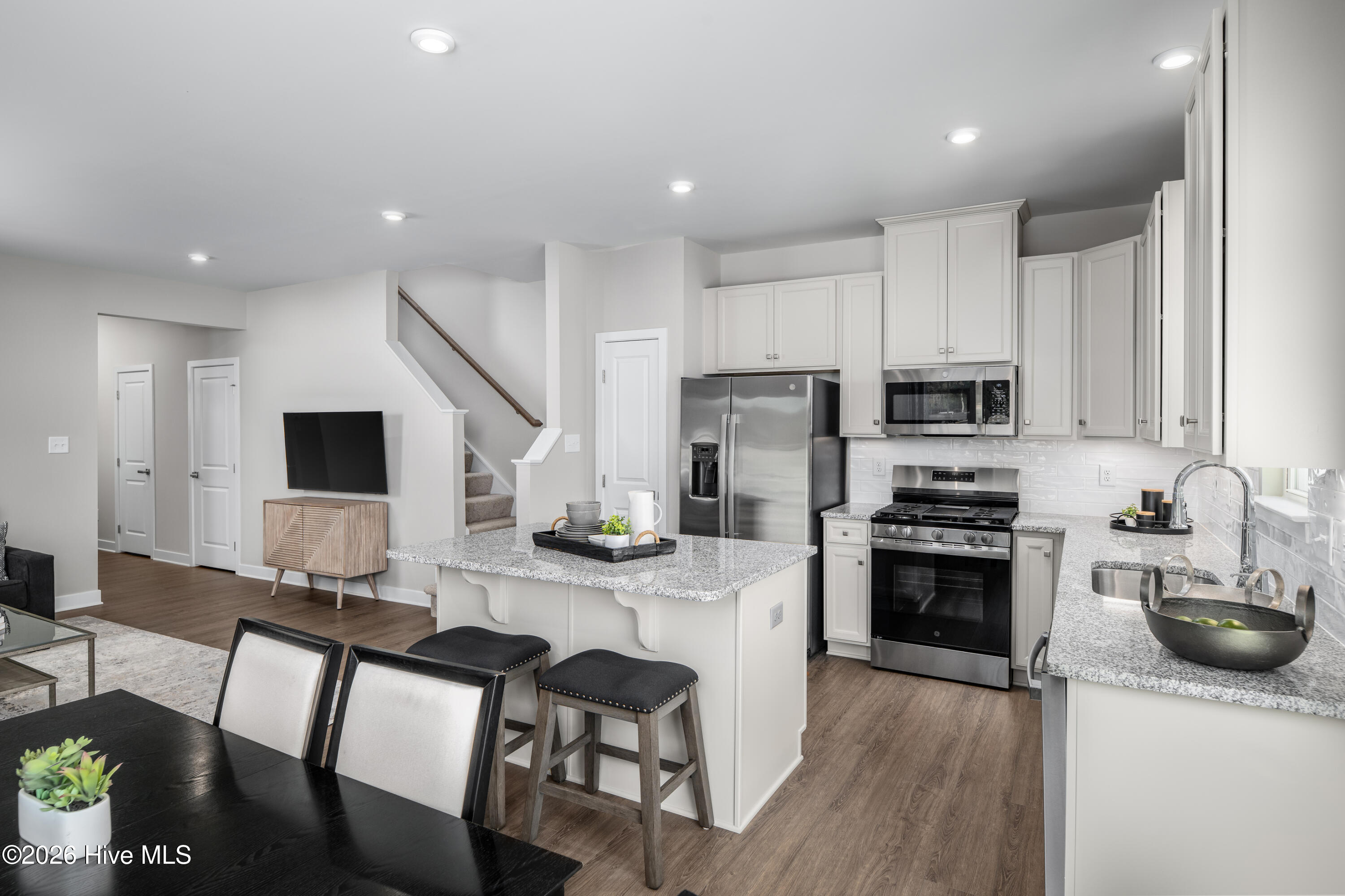 3254 Edgehill Drive — photo