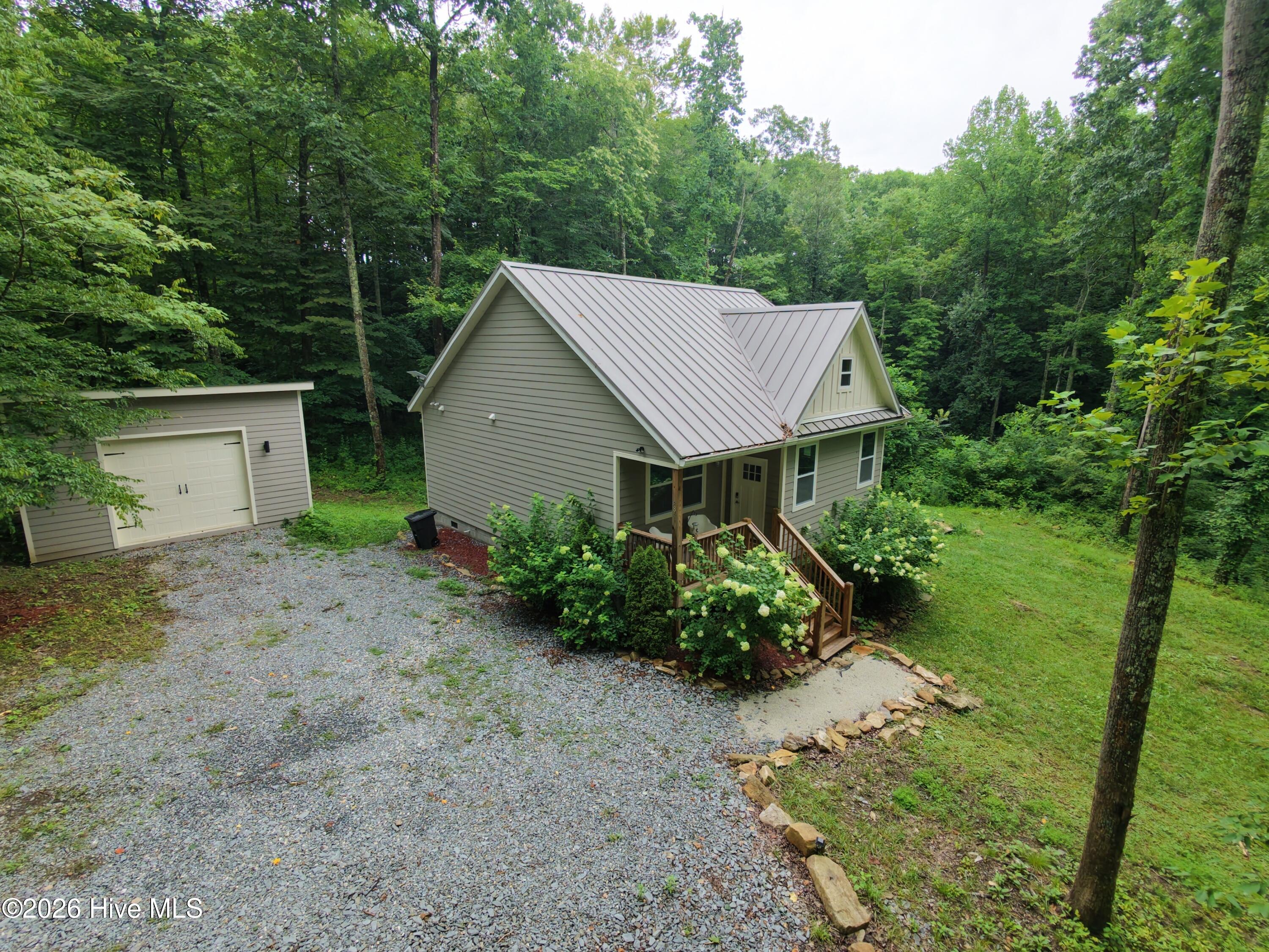 984 Cahill Drive — photo