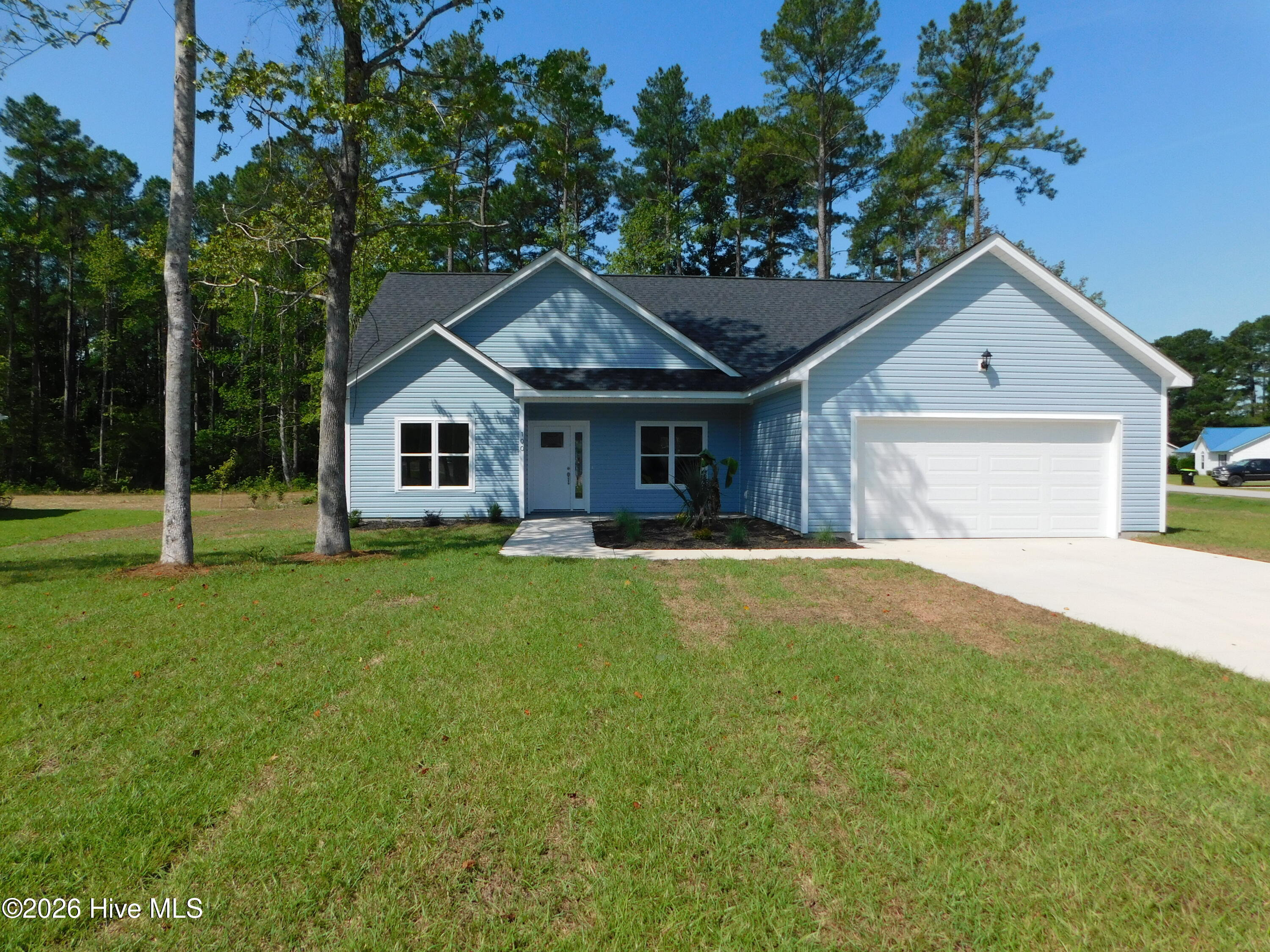 100 Palm Circle — photo