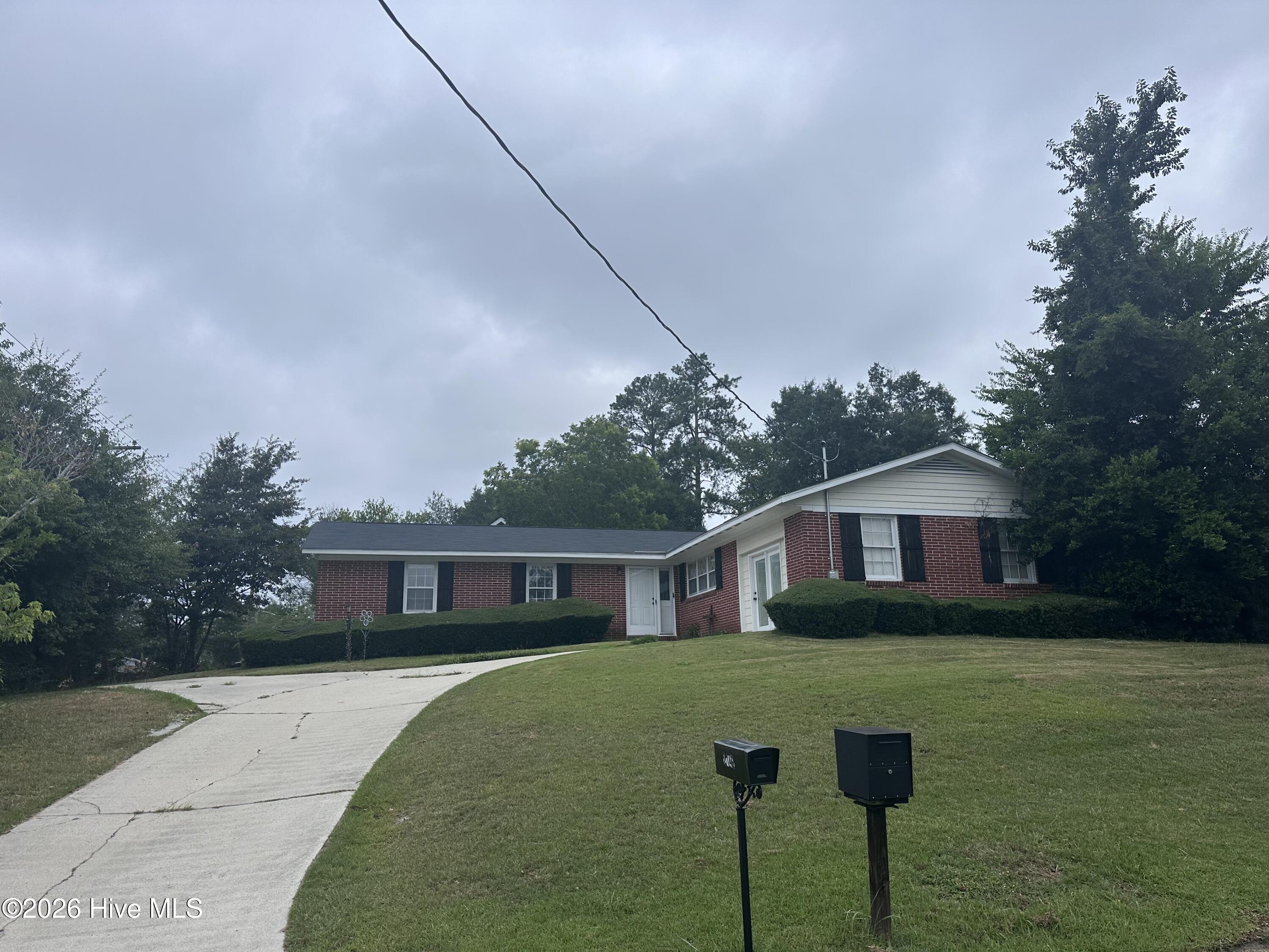 2142 Kingsley Court — photo