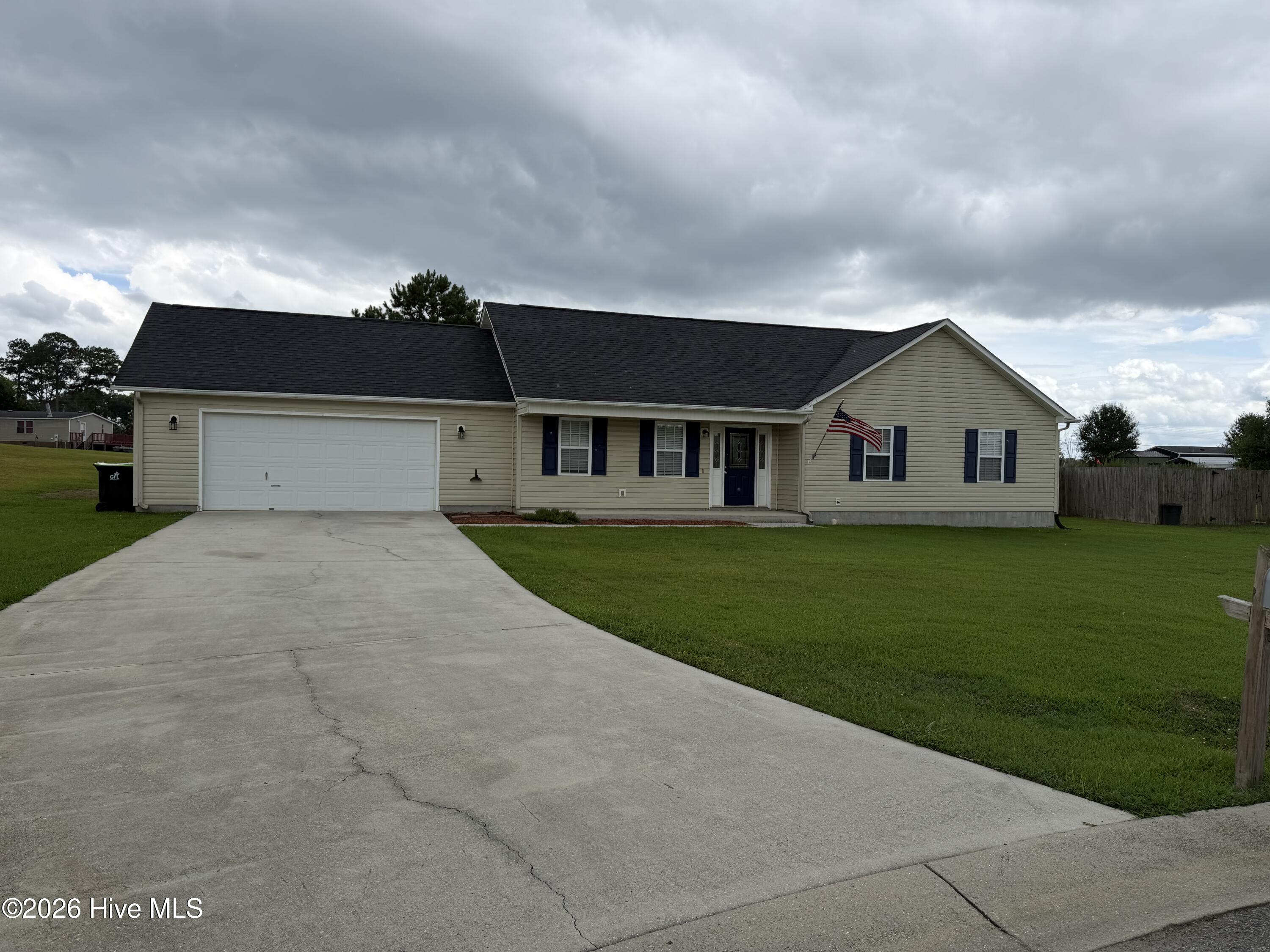 136 Annie Road — photo