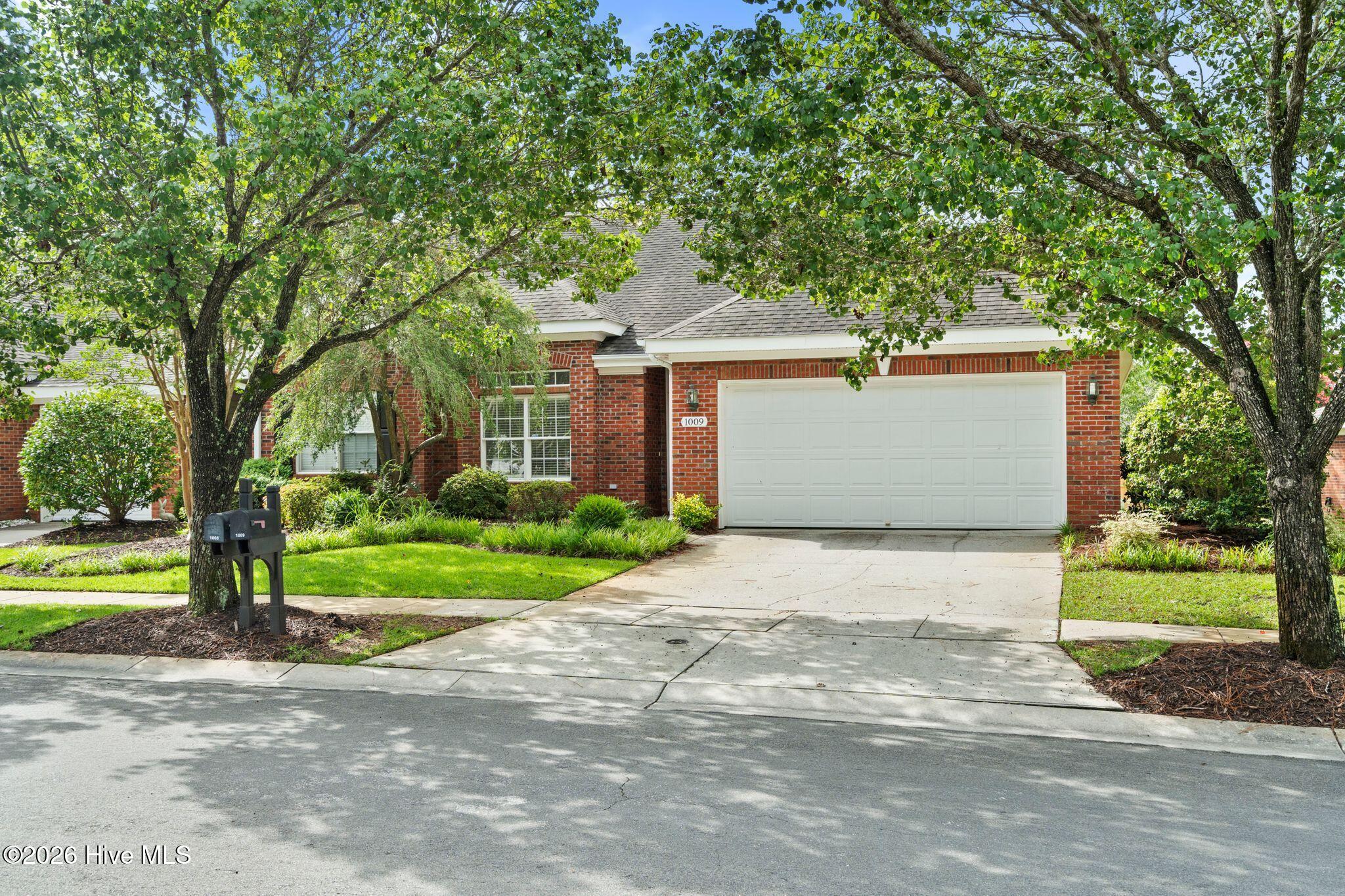 1009 Avenshire Circle — photo