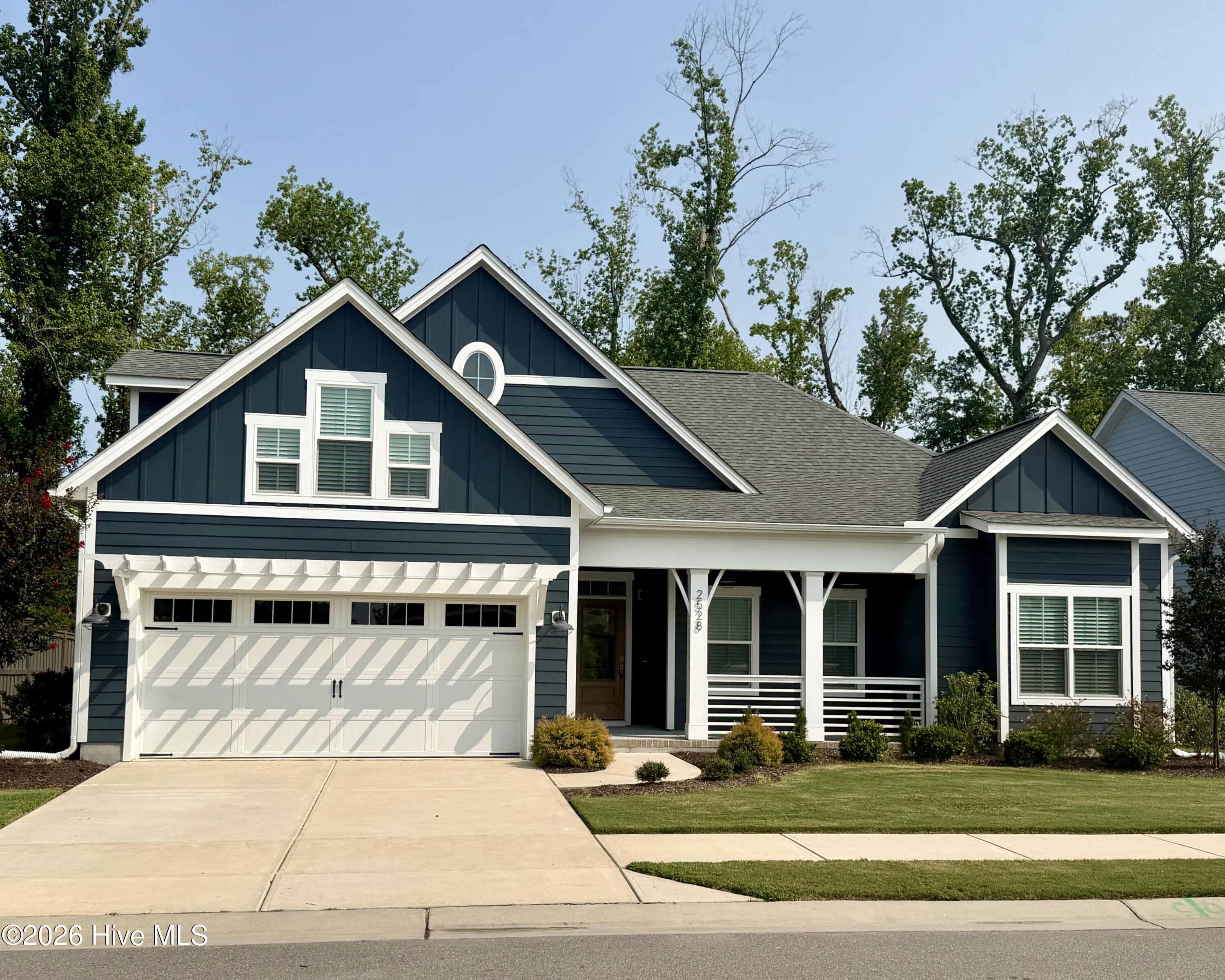 2528 Lakeside Circle — photo