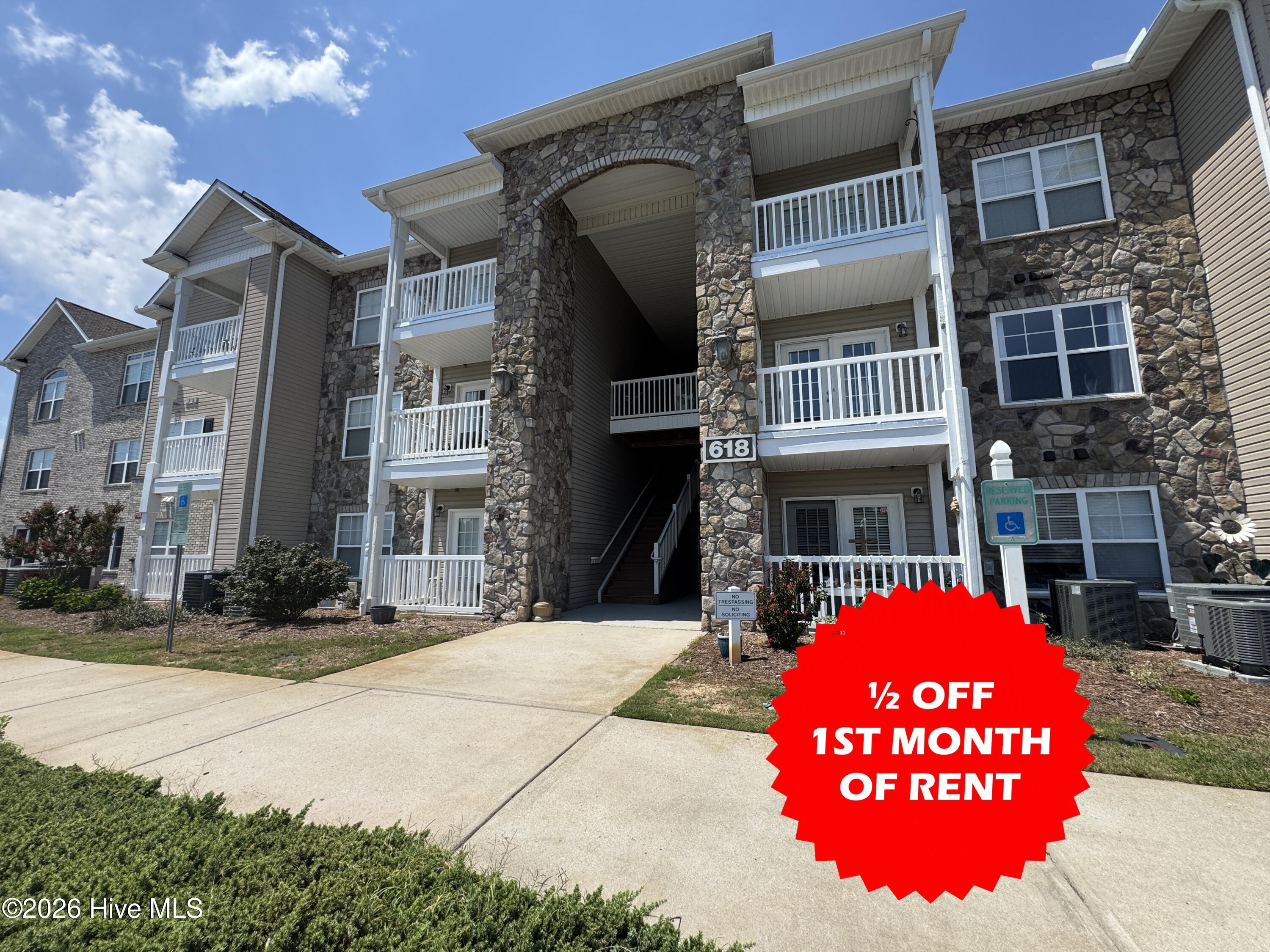 618 Condo Club Drive Unit 307 — photo