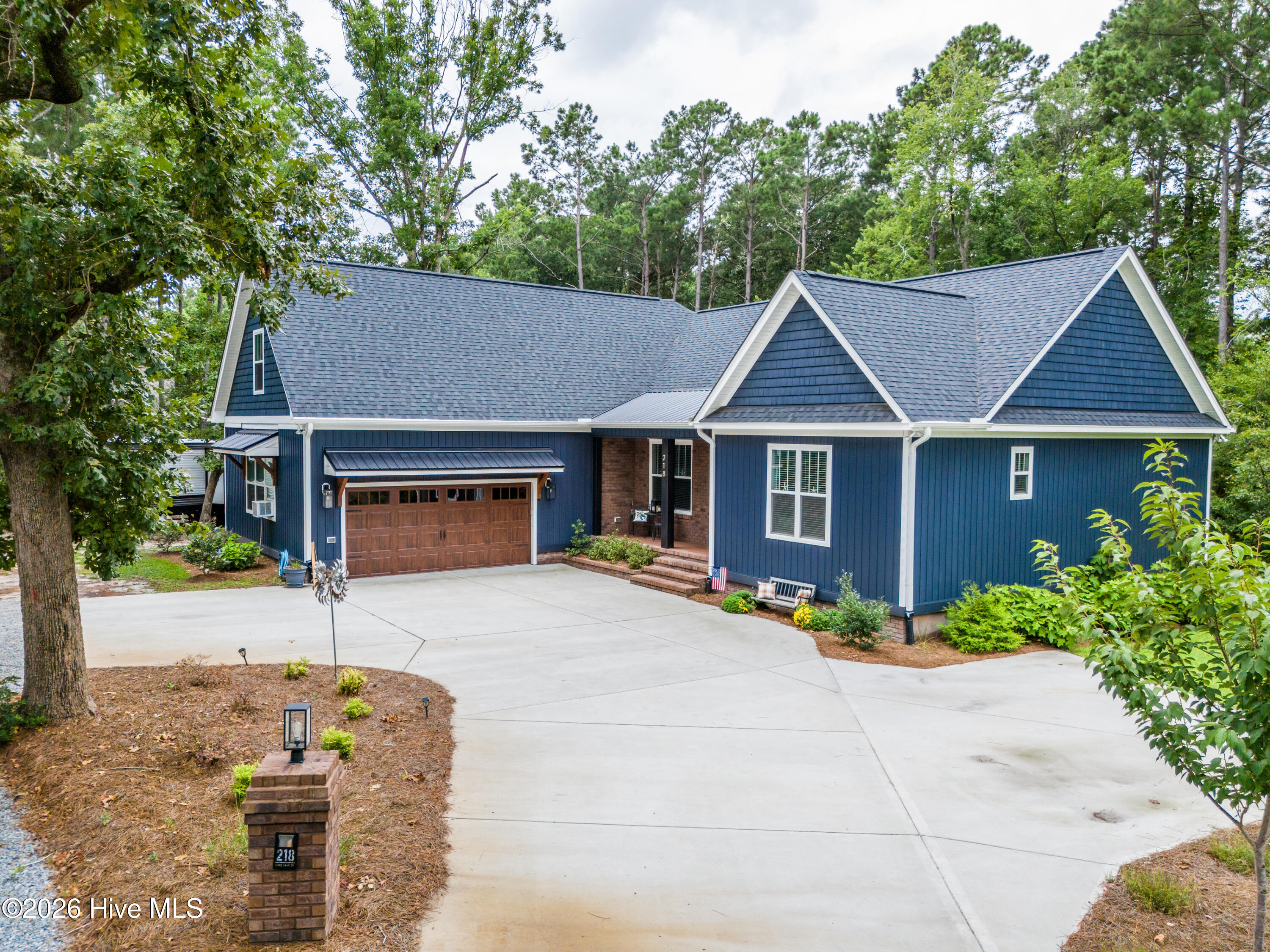 218 Long Leaf Drive — photo