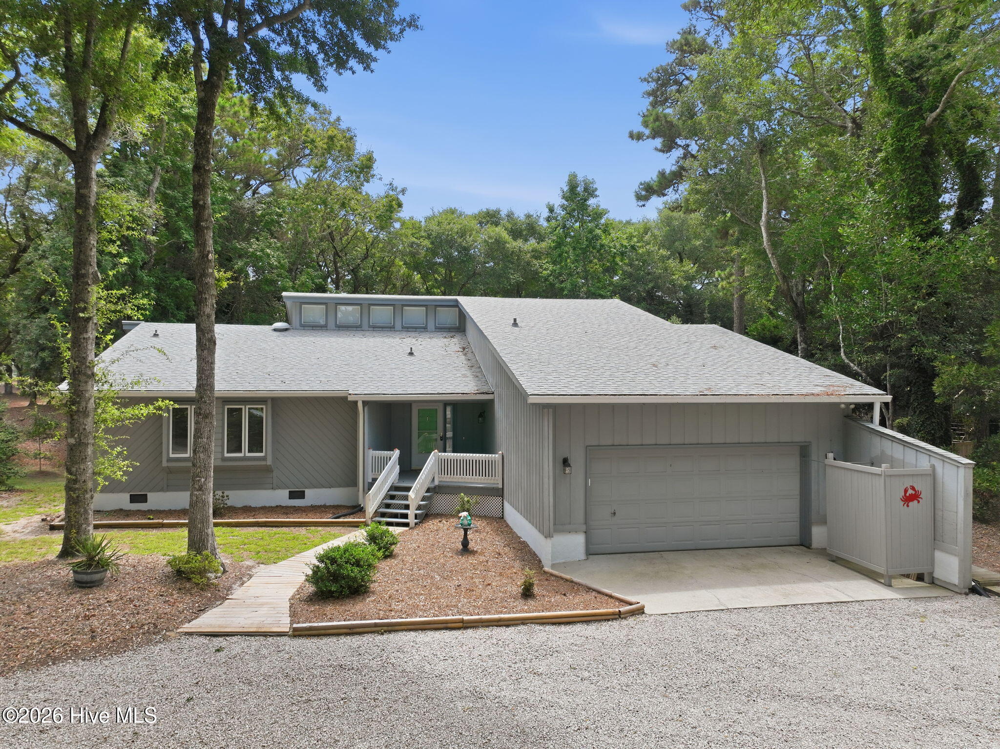 131 Oakleaf Drive — photo
