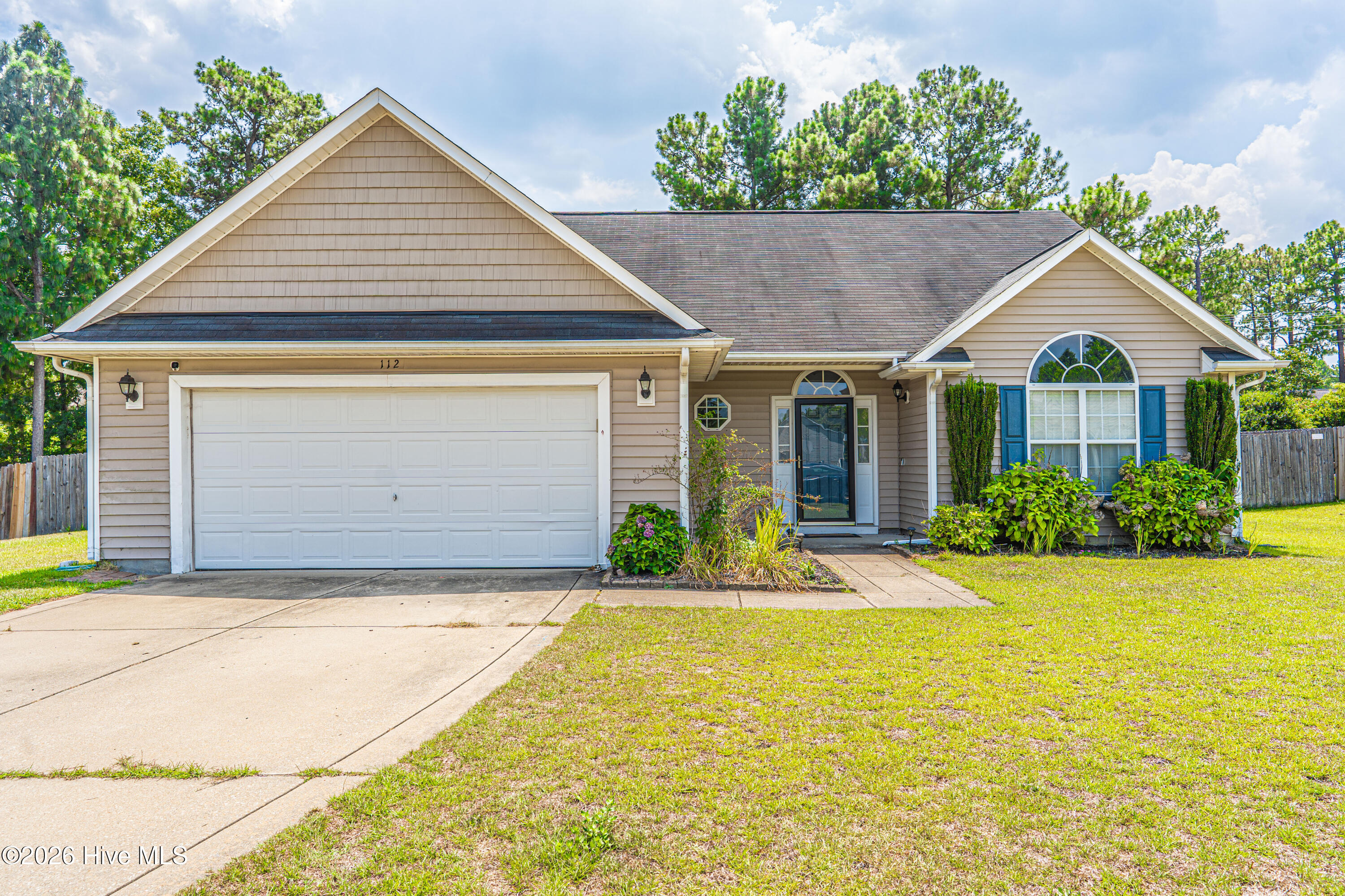 112 Holly Oak Circle — photo