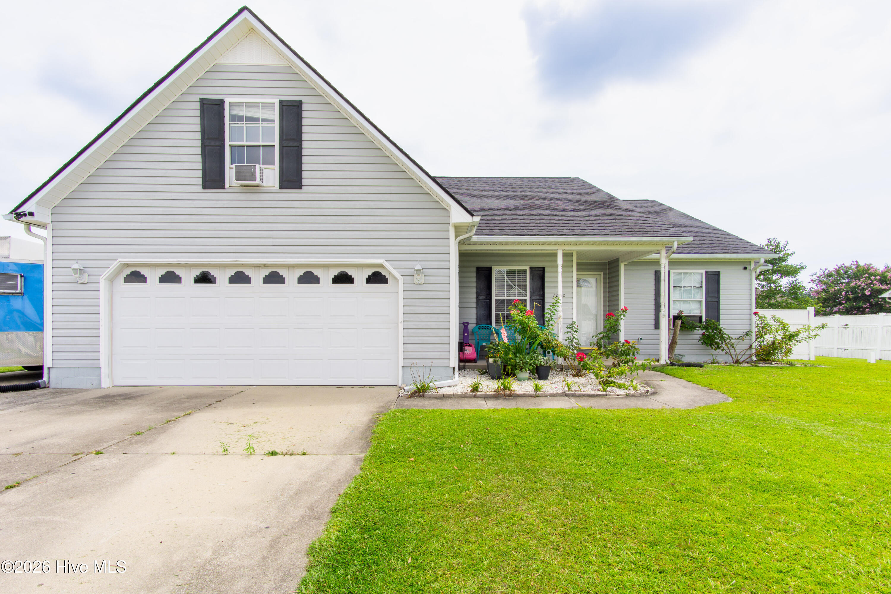1010 Locust Court — photo