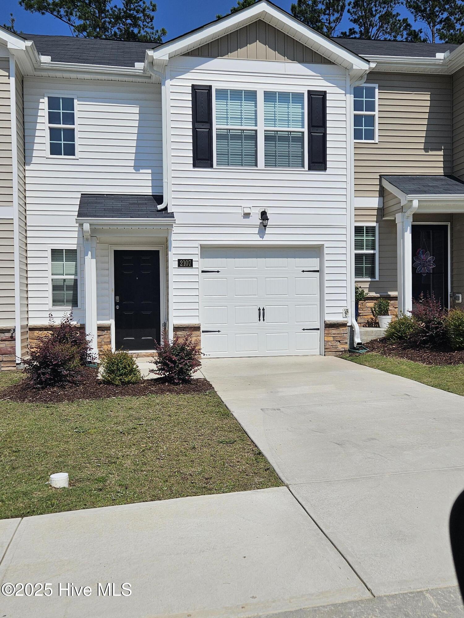 2107 Gracie Lane — photo