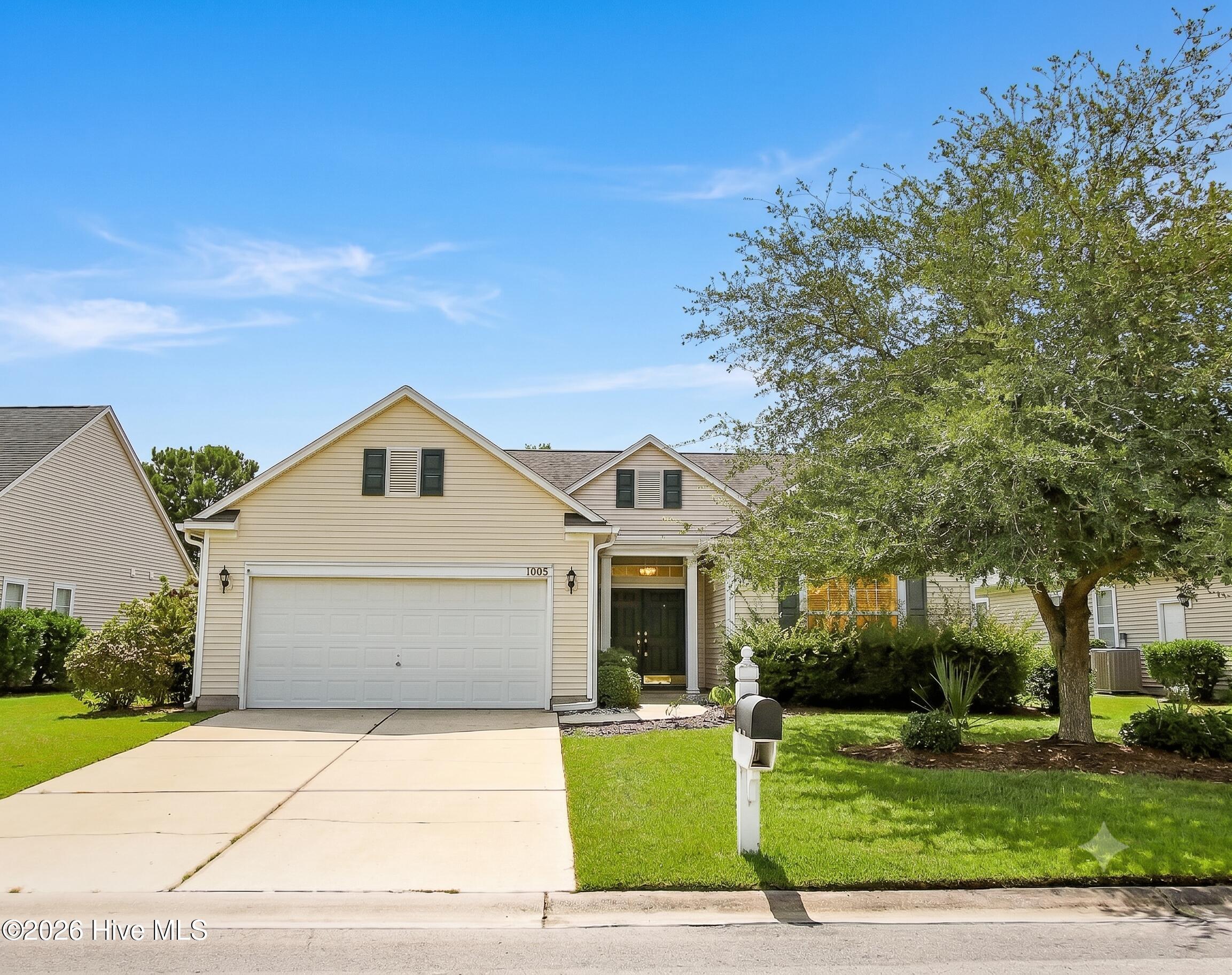 1005 Meadowlands Trail NW — photo