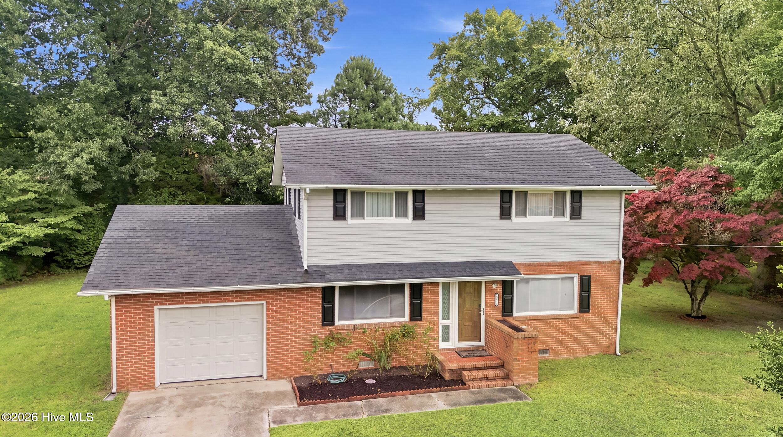1700 Crescent Drive — photo