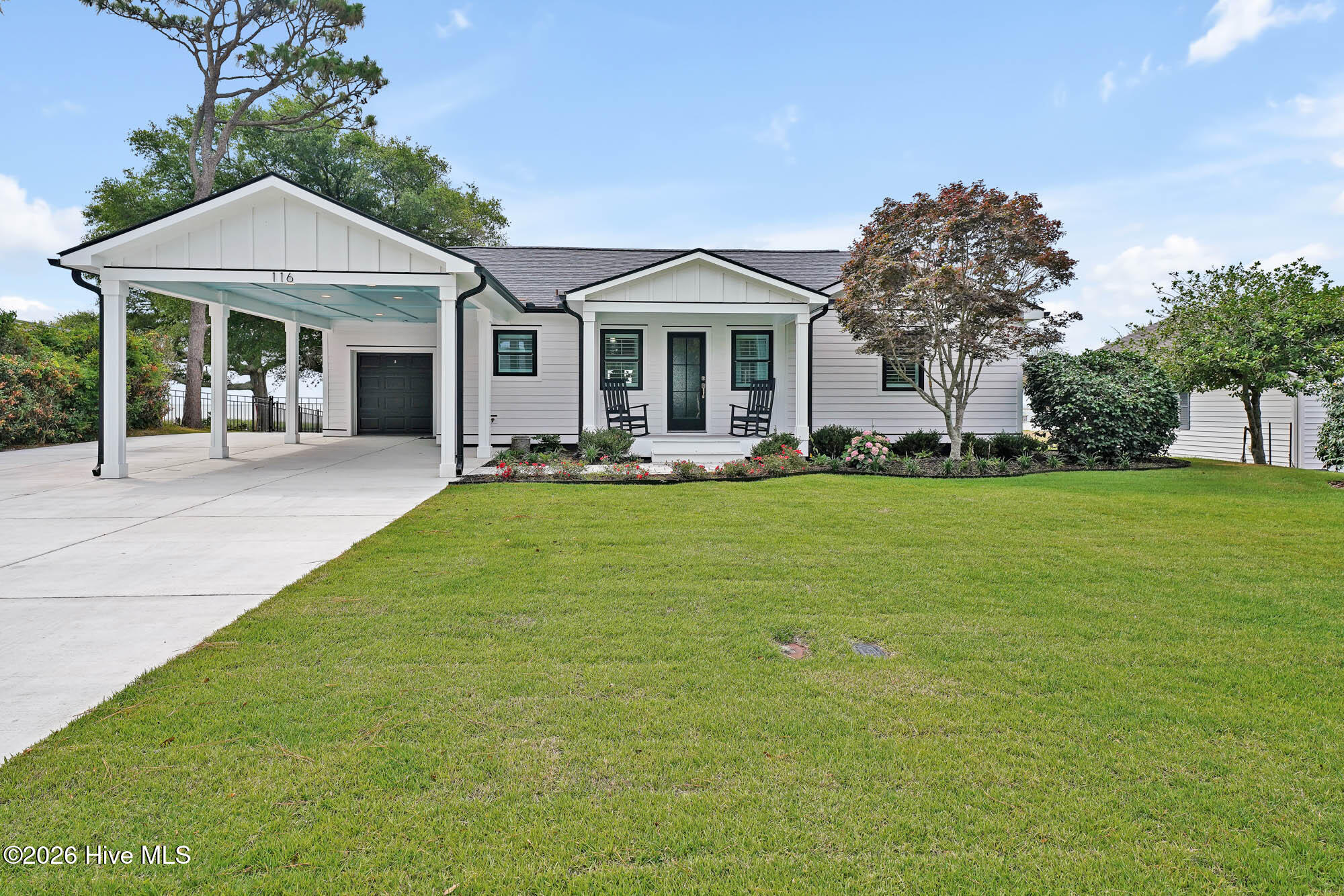 116 River Drive — photo
