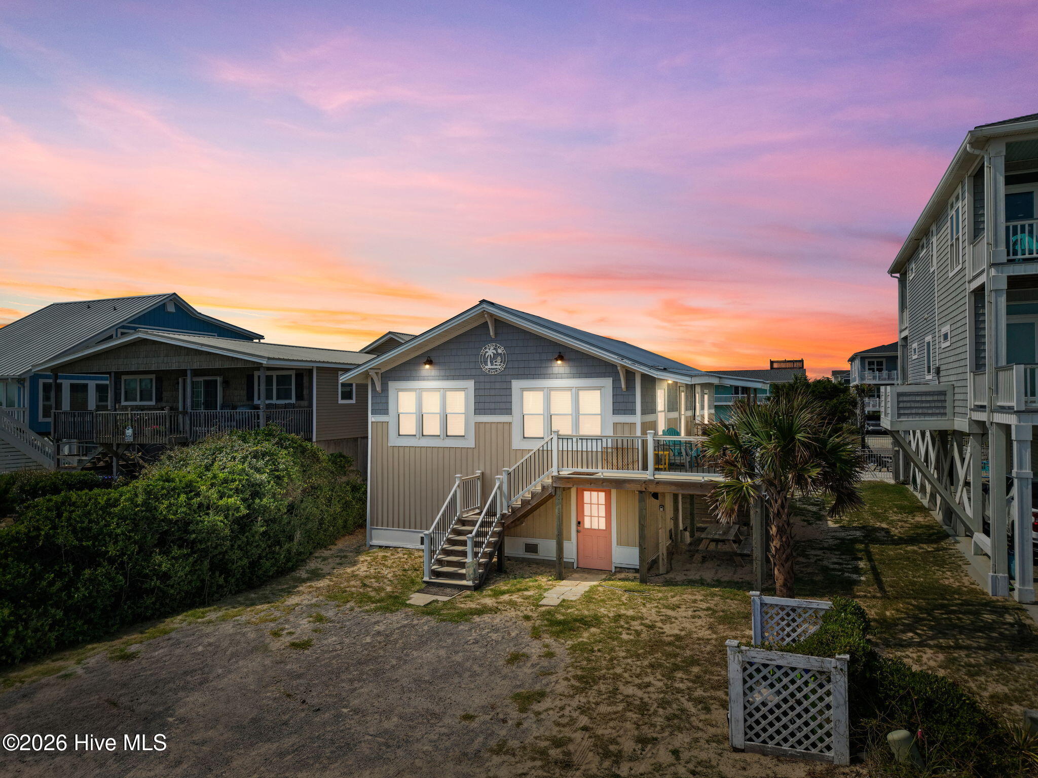 1014 W Beach Drive — photo