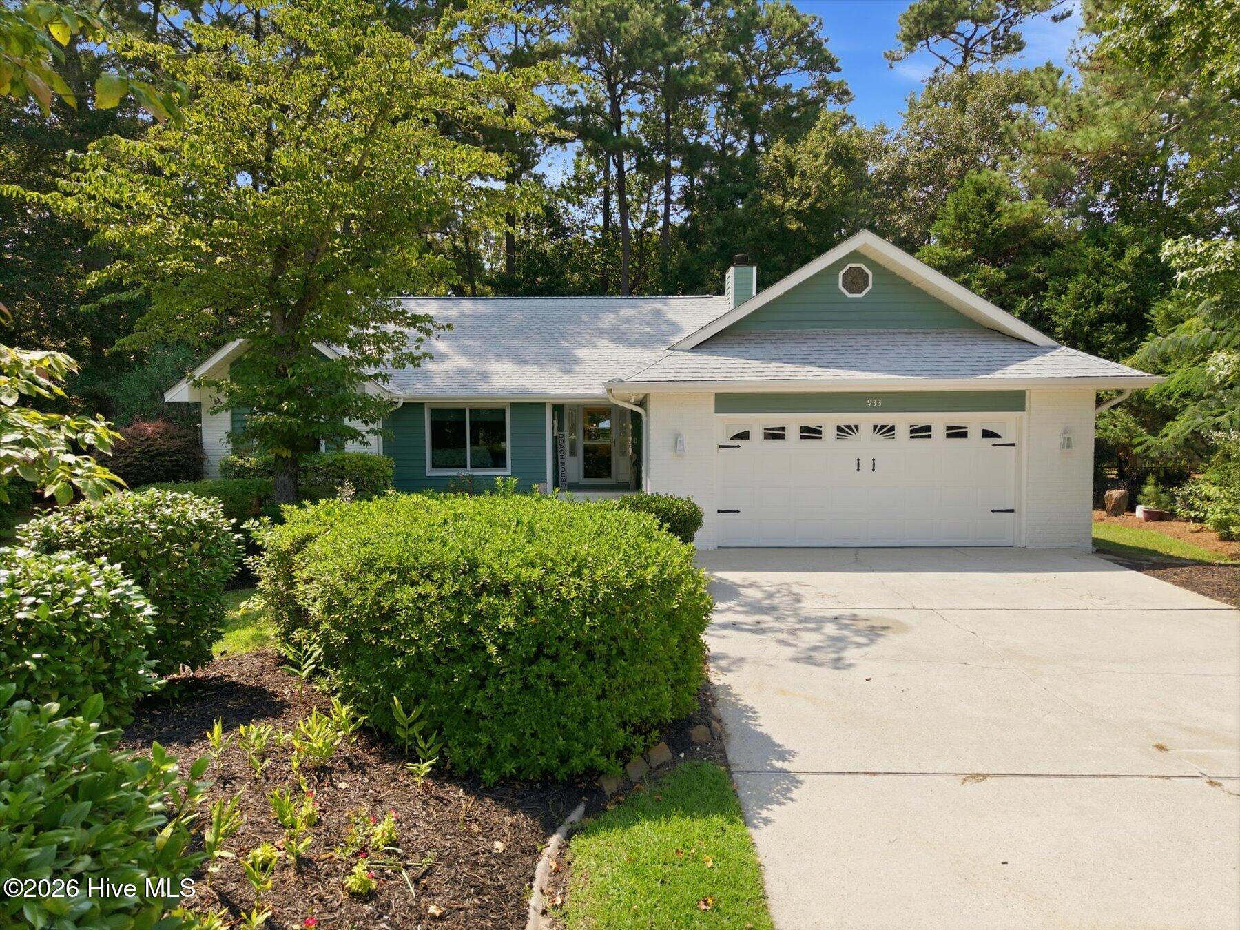 933 Green Pointe Drive — photo
