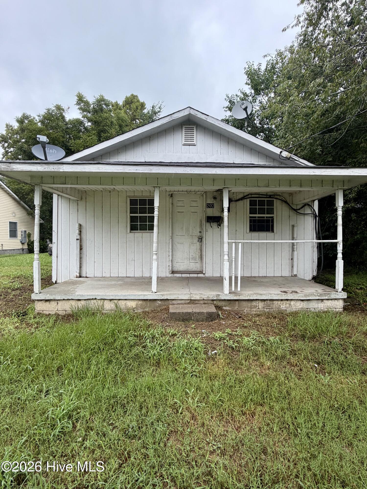 207 E Peterson Street — photo