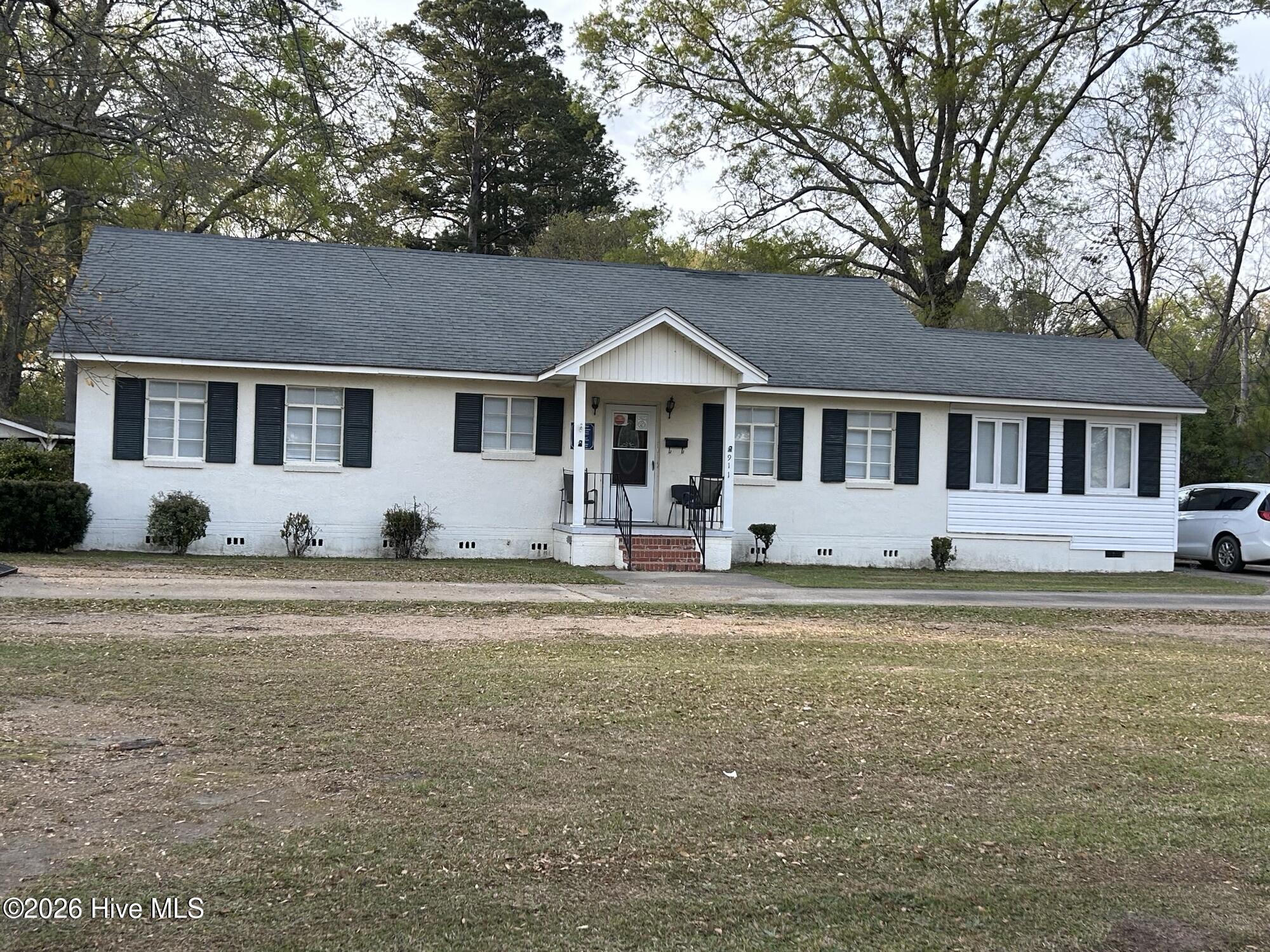 911 Atkinson Street — photo