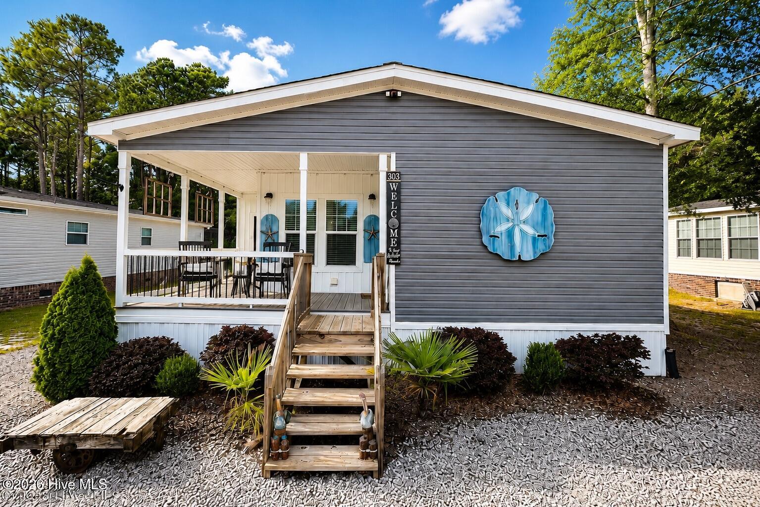 303 Live Oak Drive — photo