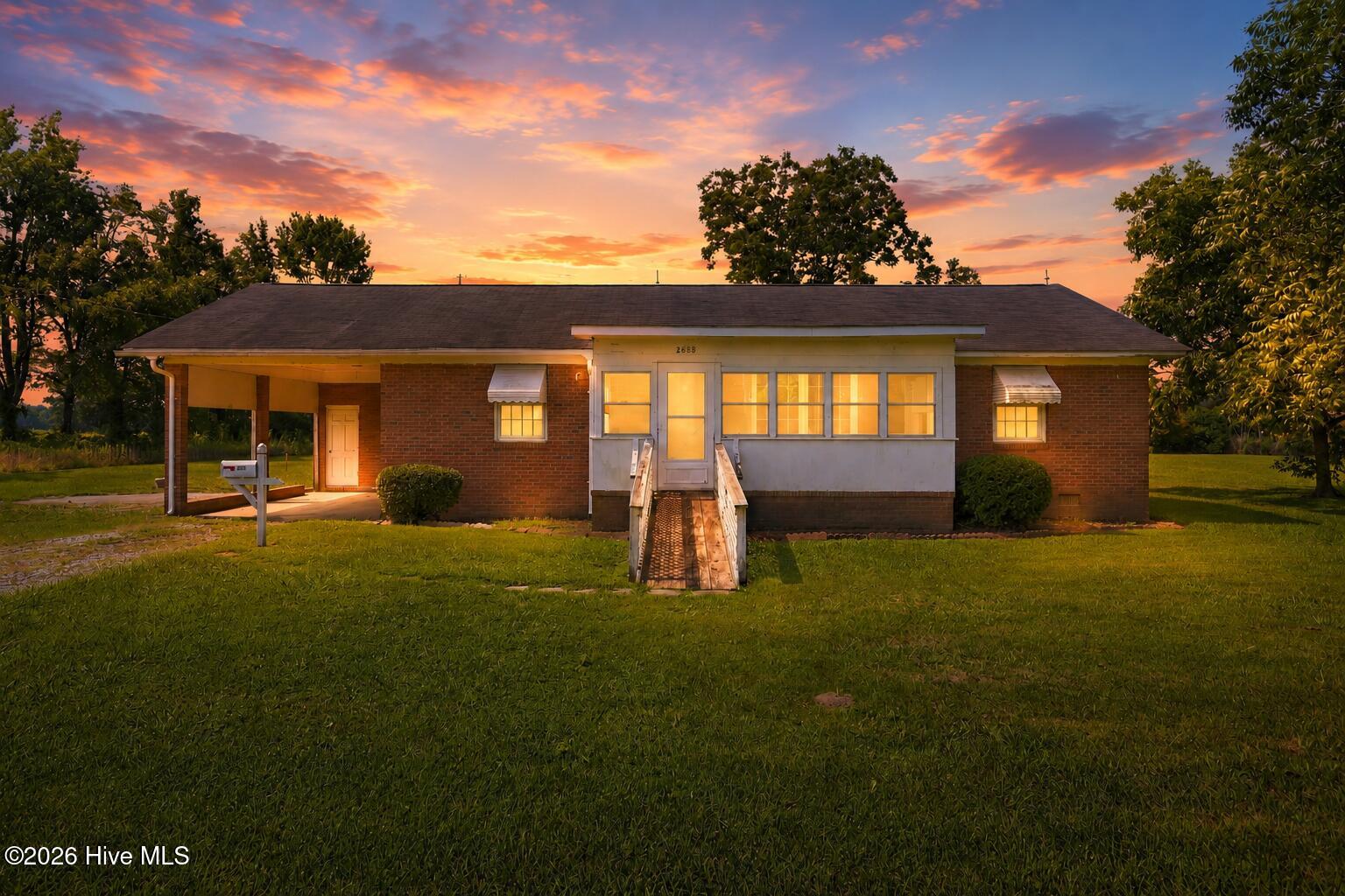 2888 Bell Arthur Road — photo