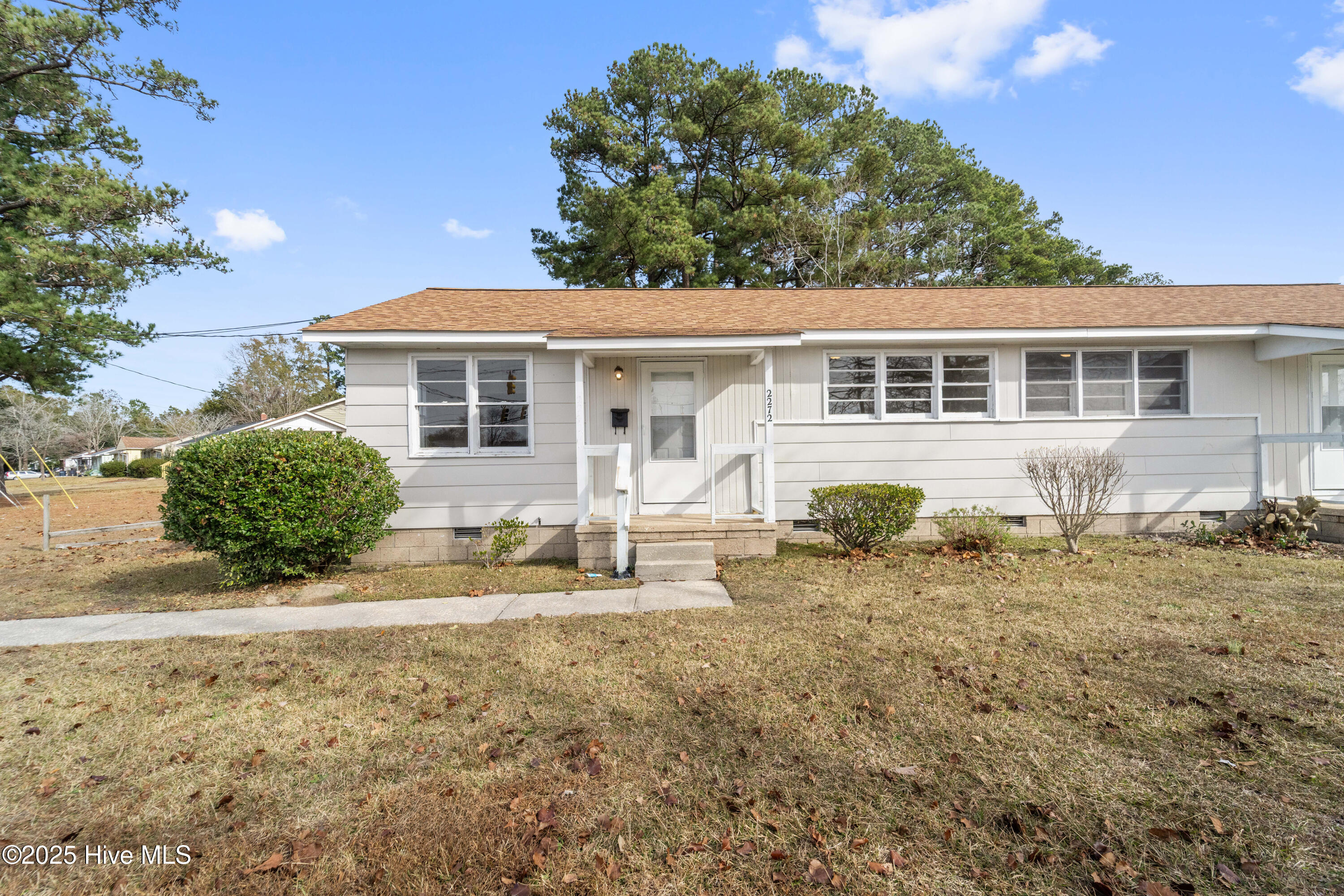 2272 Onslow Drive — photo