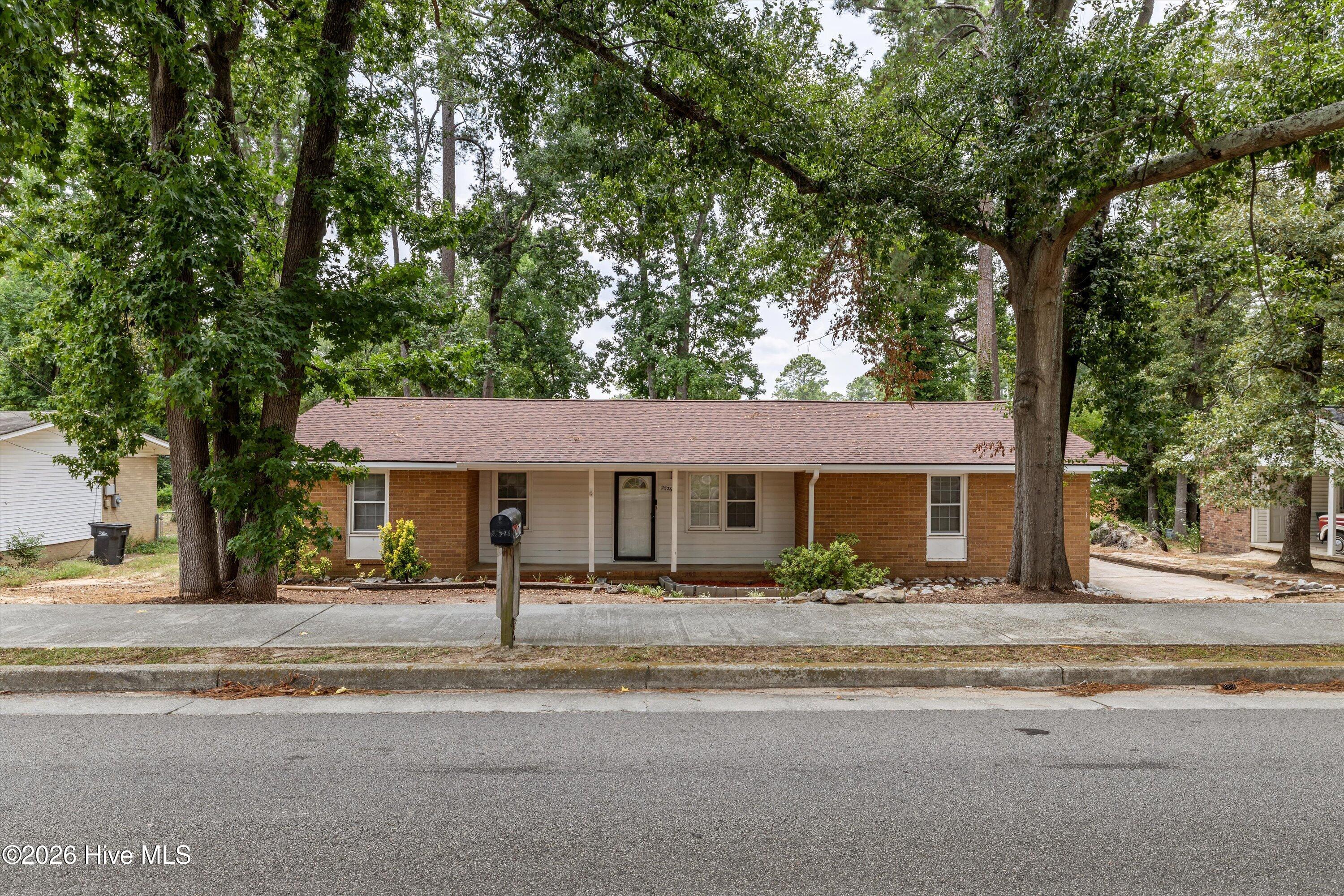 2526 Meadowbrook Drive — photo