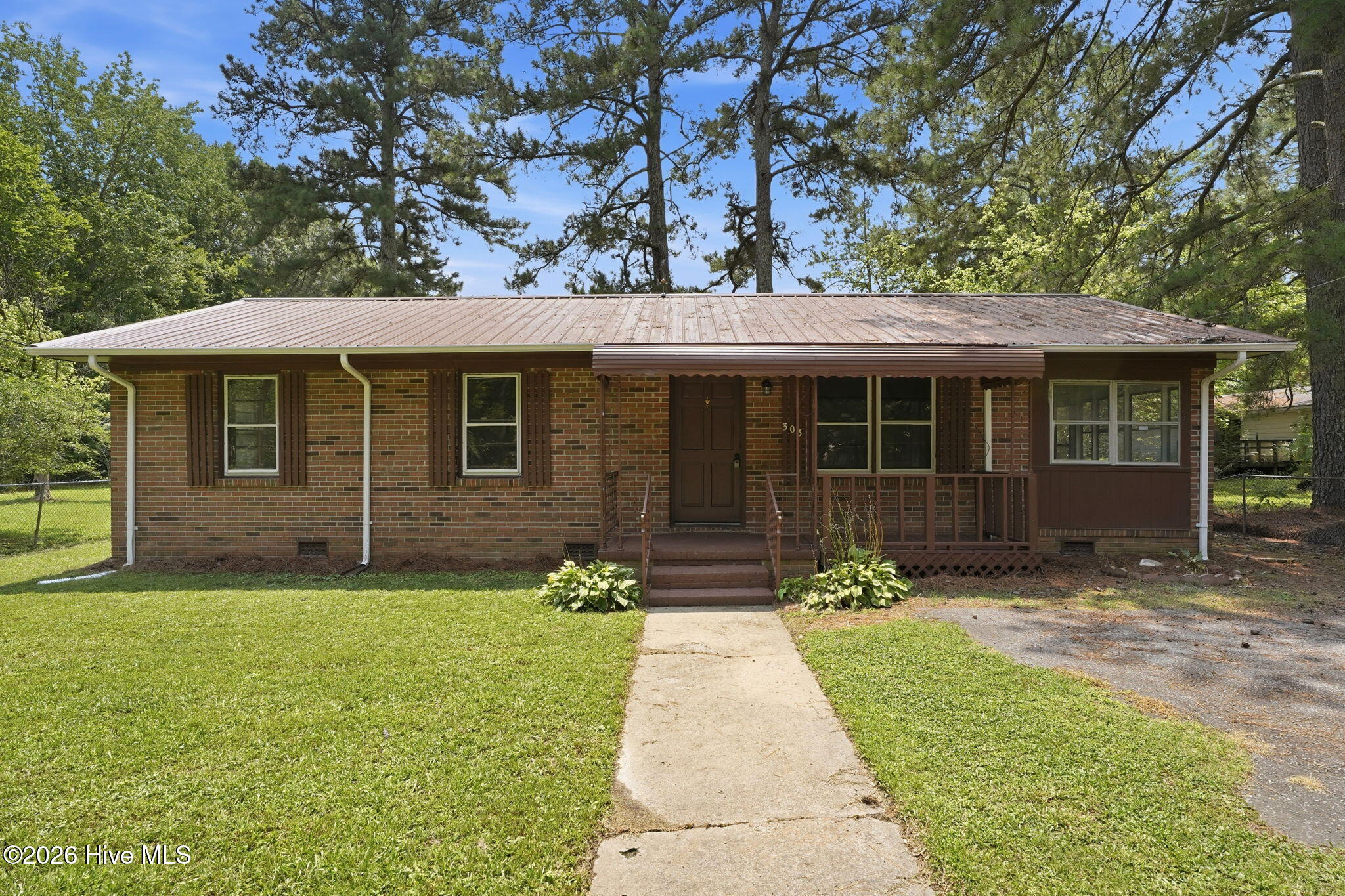 303 Ramsey Lane — photo
