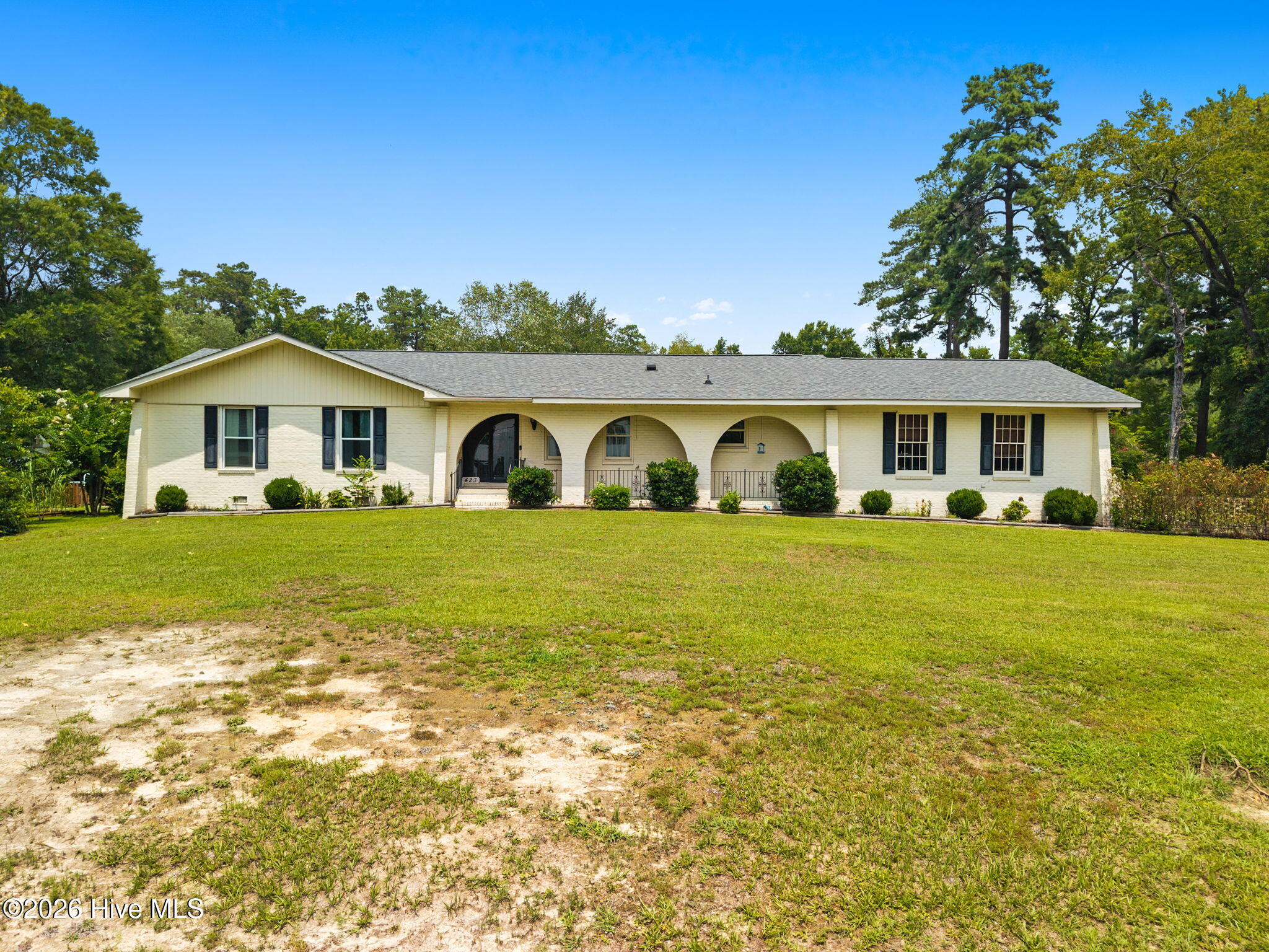 423 S Edgewood Circle — photo