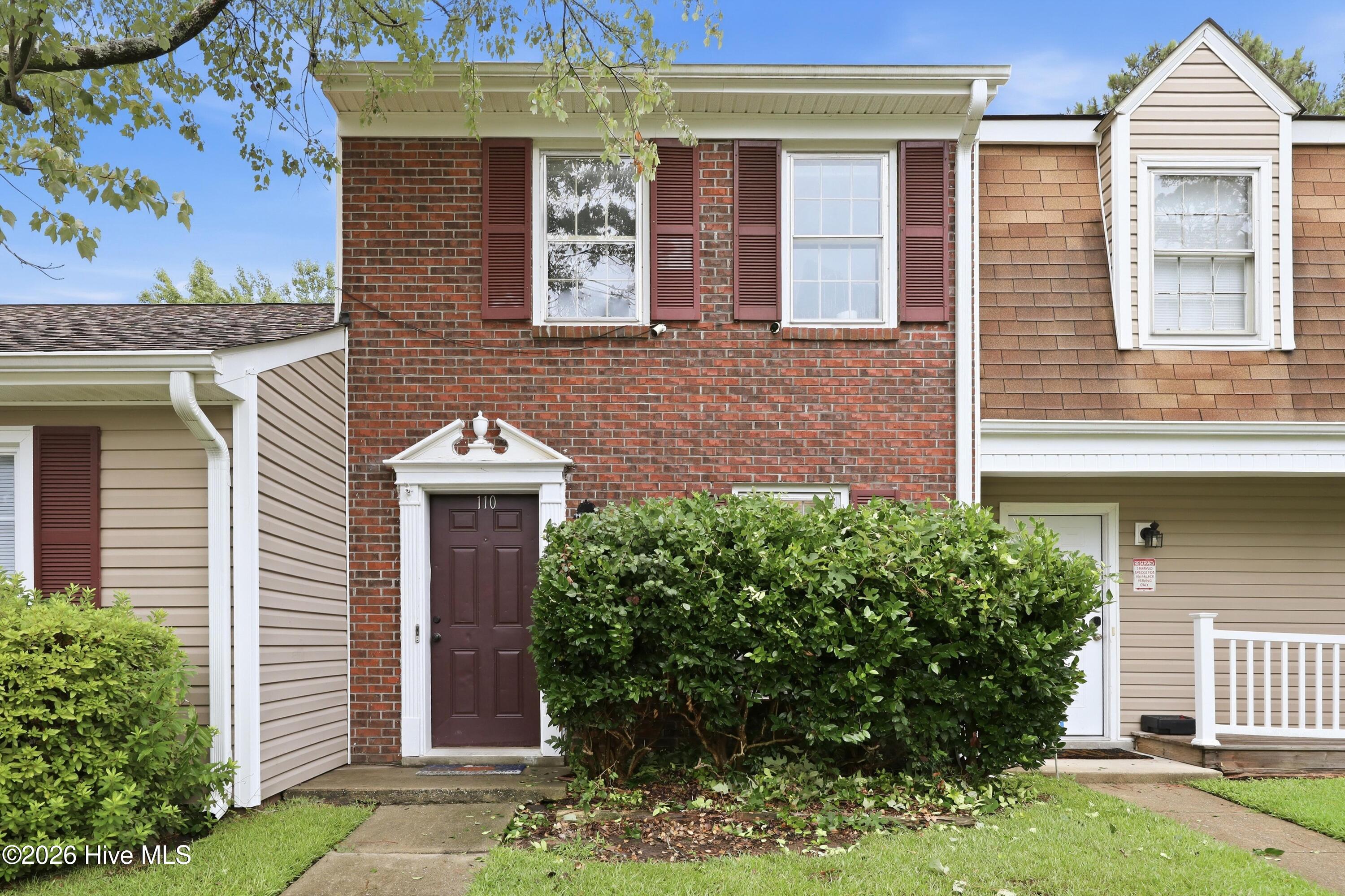 110 Palace Circle — photo