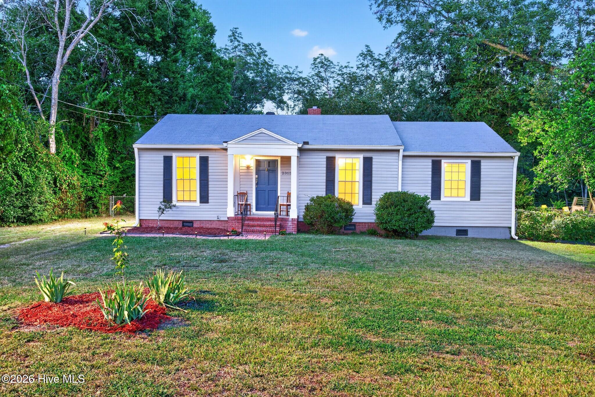 2315 Henry Circle — photo