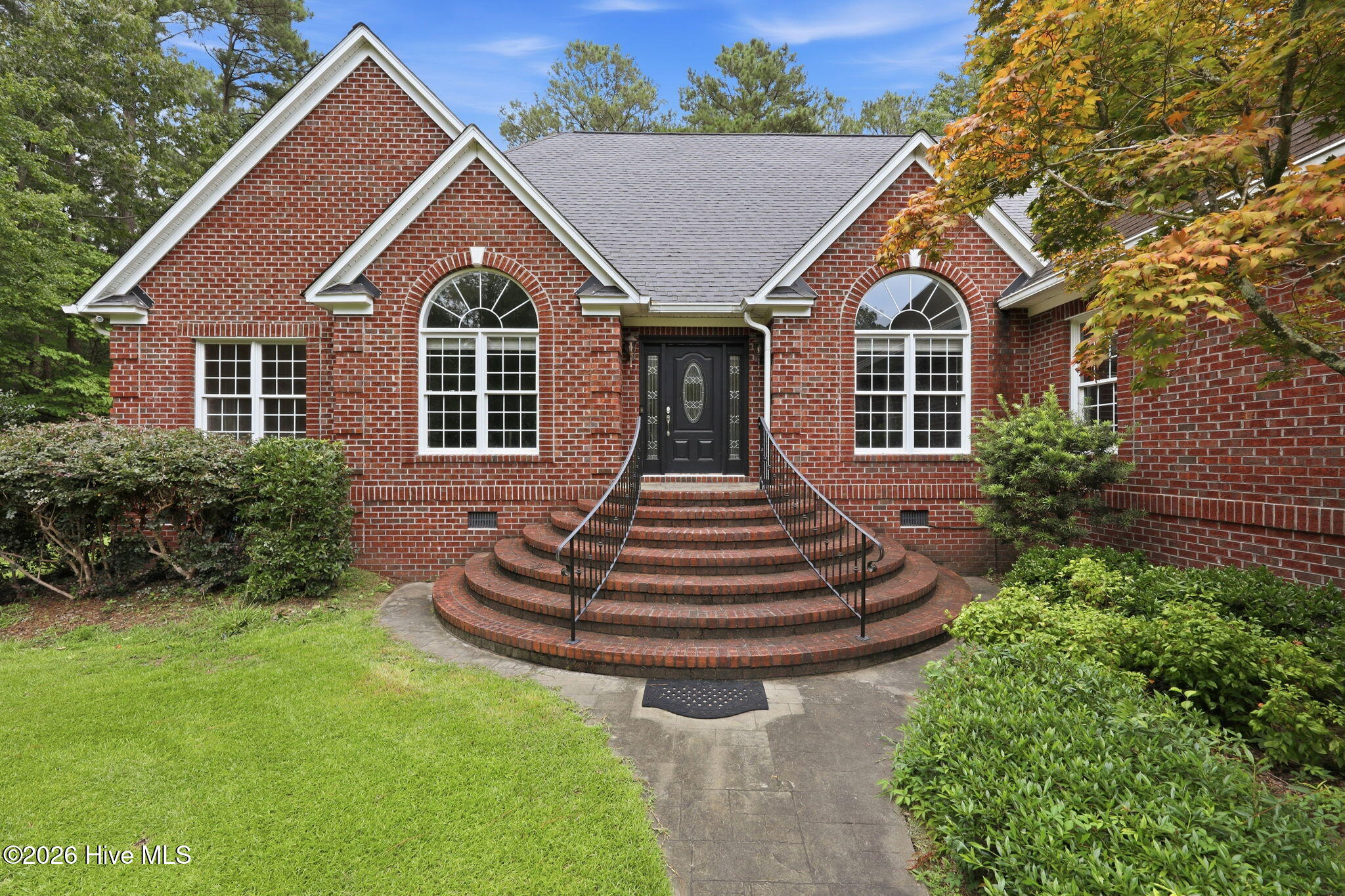 407 Rustic Court — photo