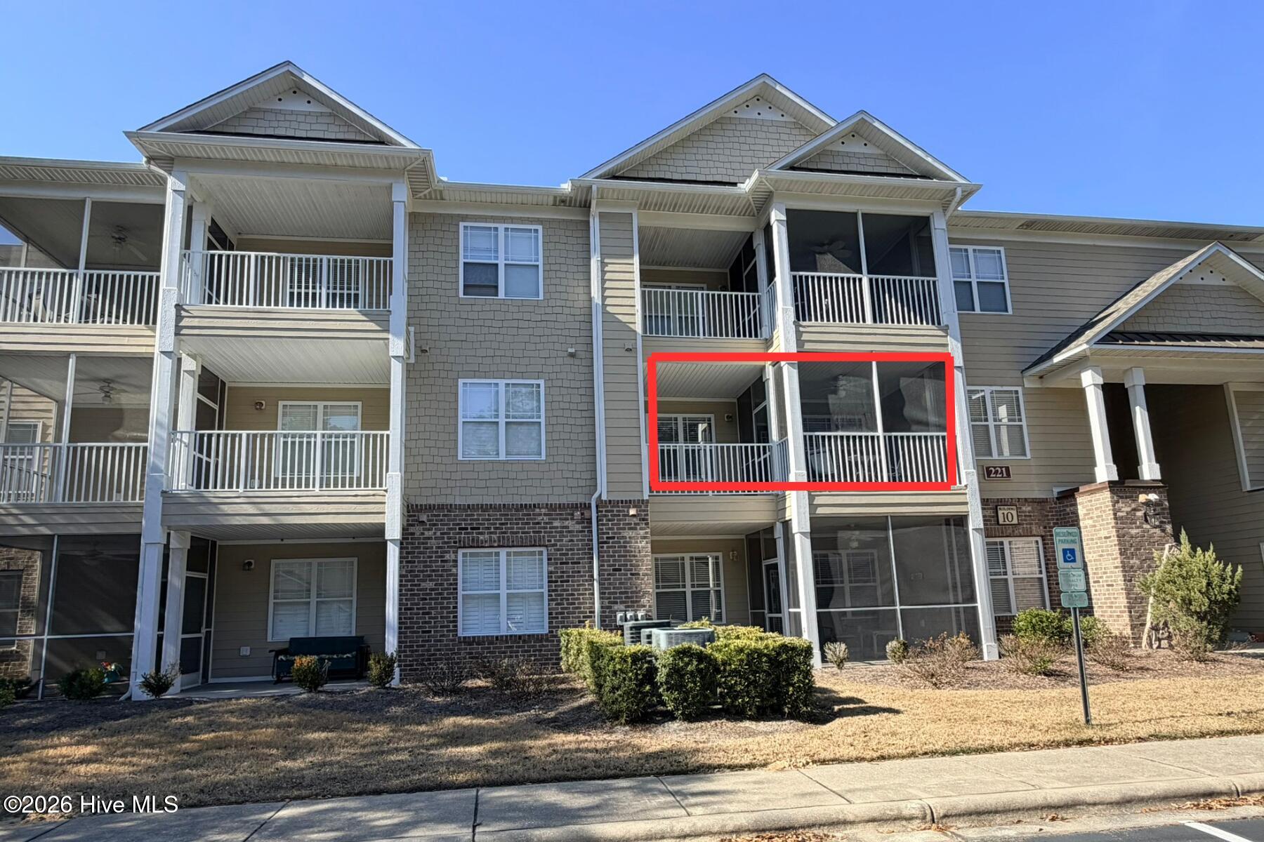 221 Woodlands Way Unit 16 — photo