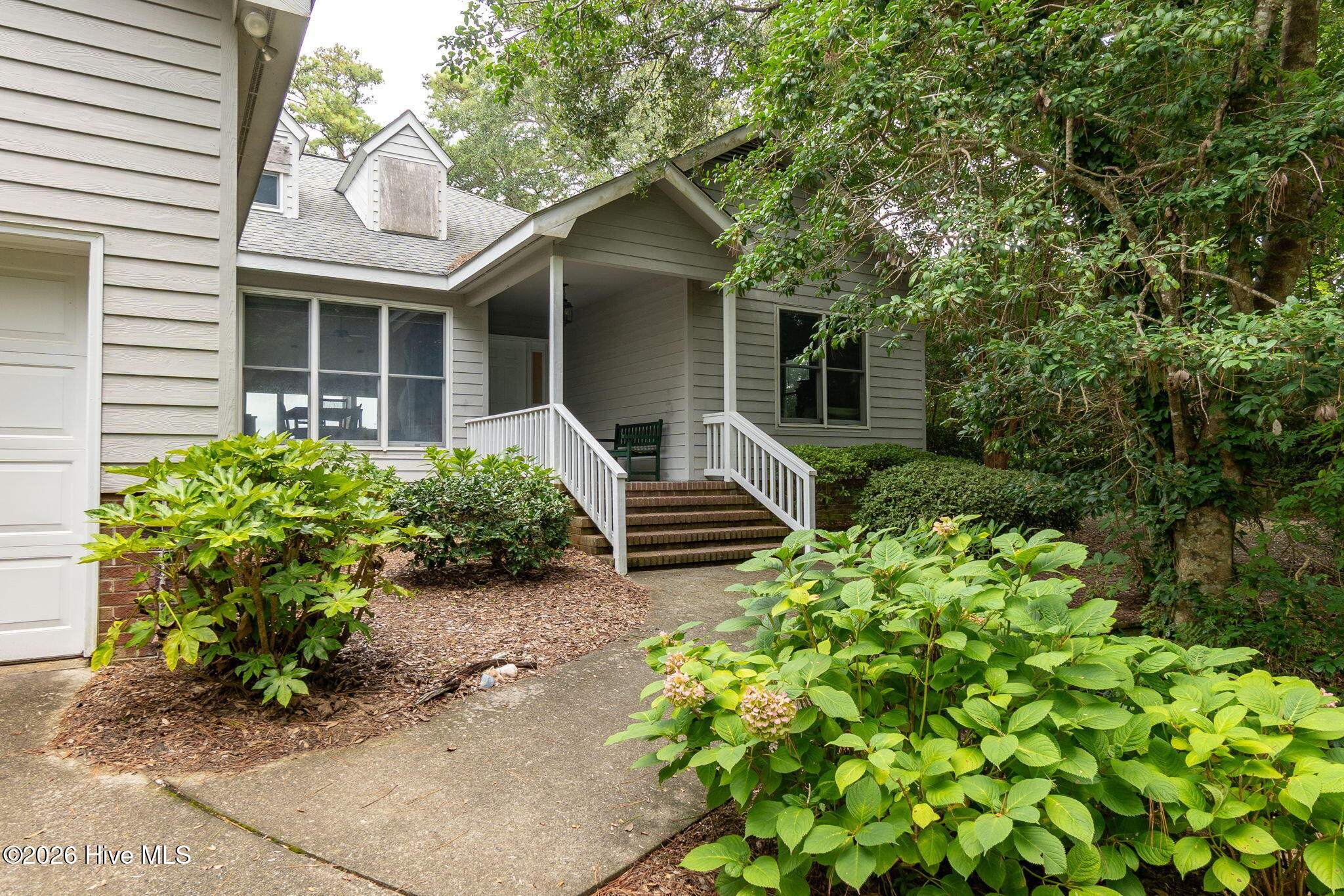 270 Oakleaf Drive — photo