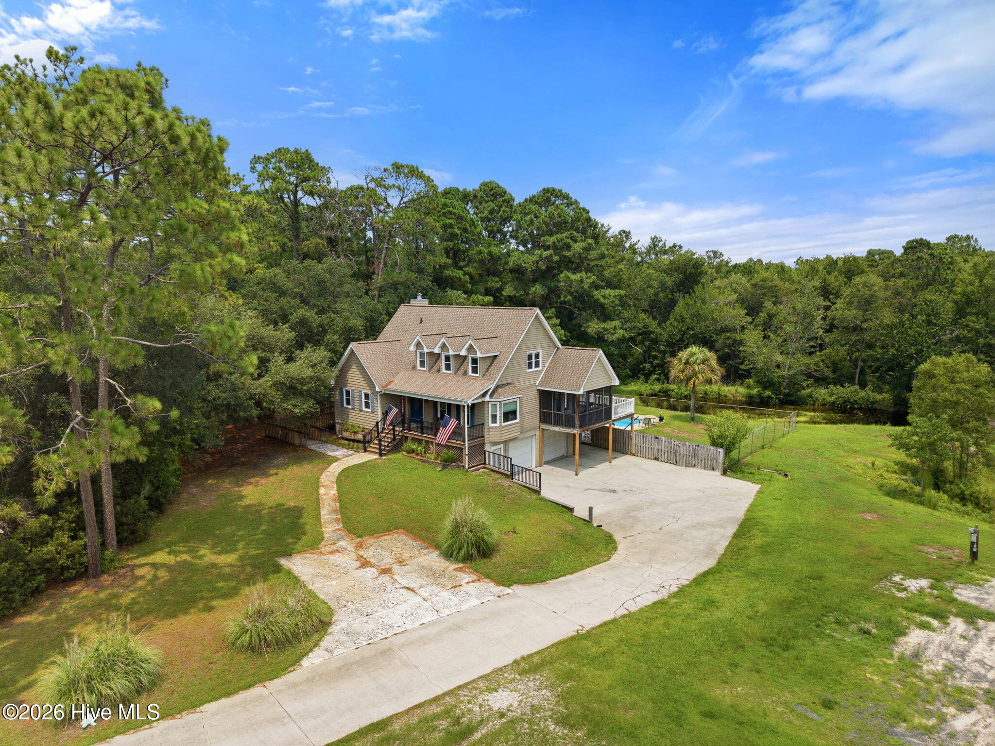 7130 River Road SE — photo